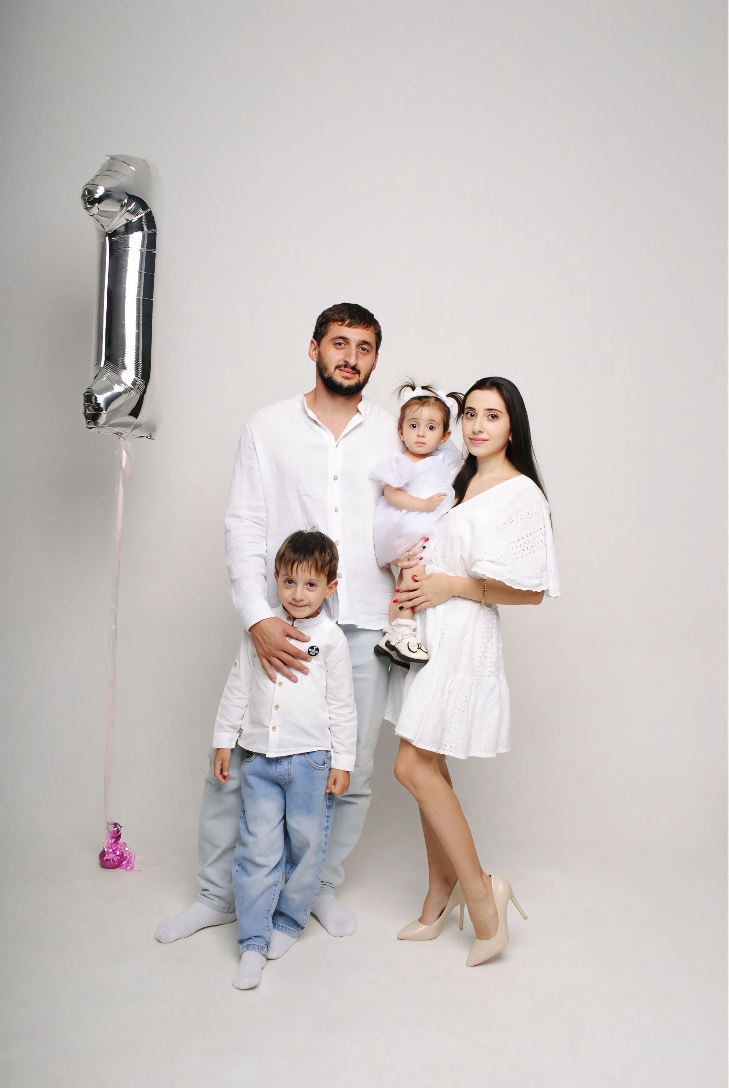 Лилит и семья. Фотограф Мария Мусаелян