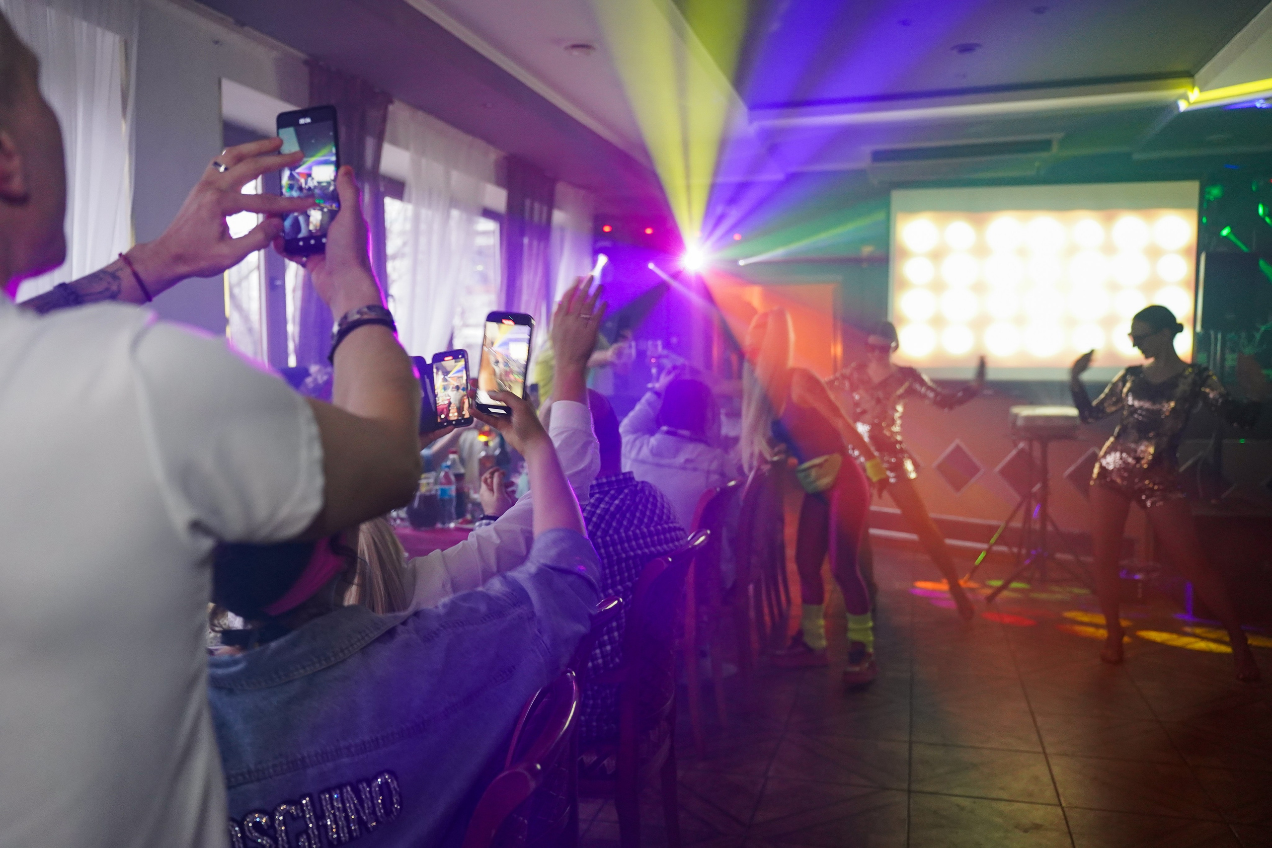 День Рождения в стиле 90-х. Фотограф Новороссийск | Геленджик и ЮФО Эльвина Ясинская