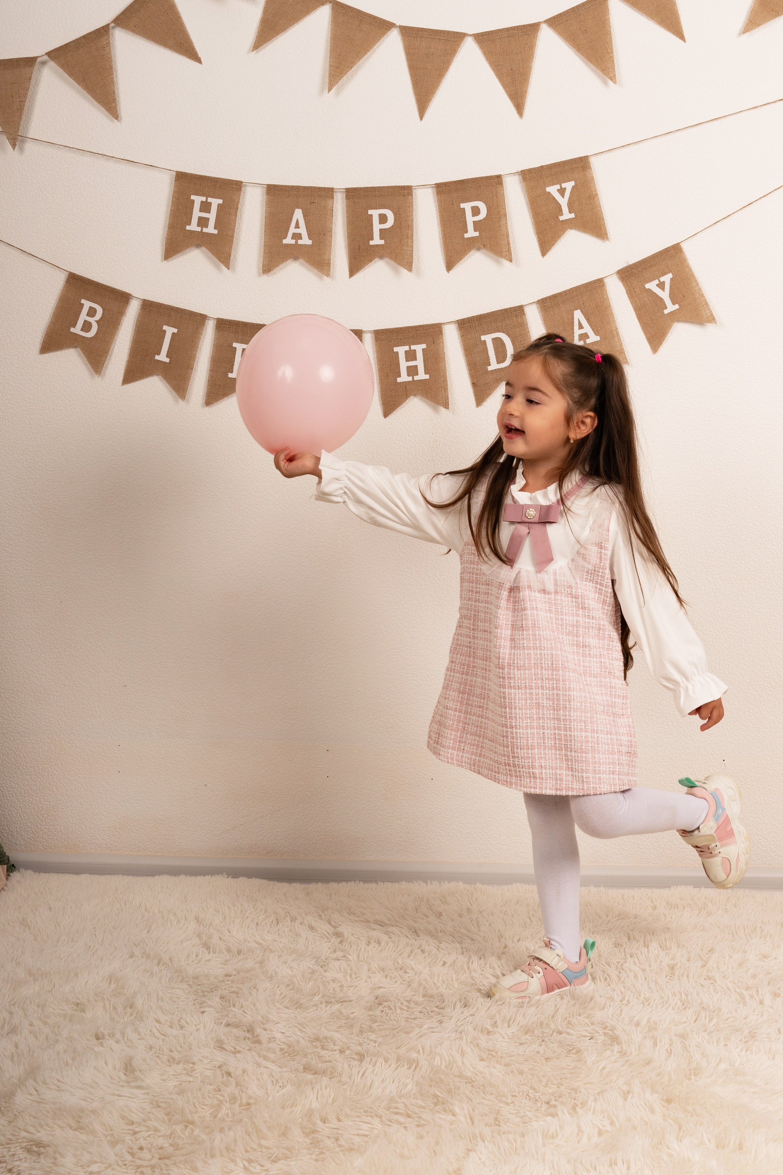 Фотосессия в студии на годик, 2,3 и т.д. Nikolay Serfoord