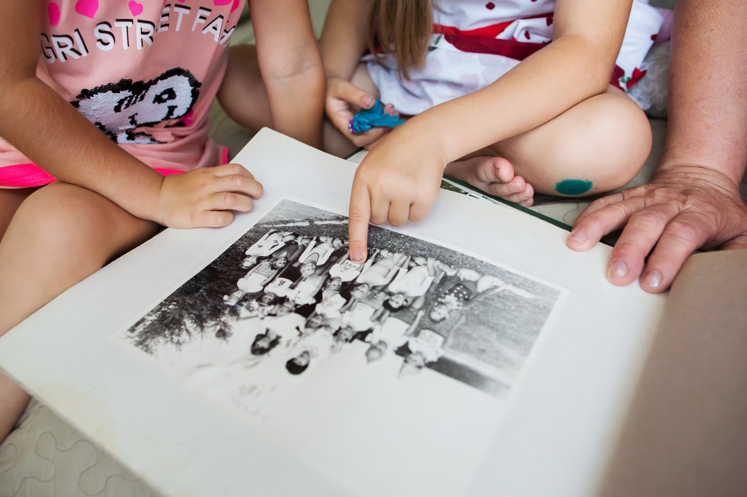 В гостях у бабушки. Репортажный, семейный и детский фотограф в Пензе и Заречном Арина Ермилова. Картины барельеф на заказ