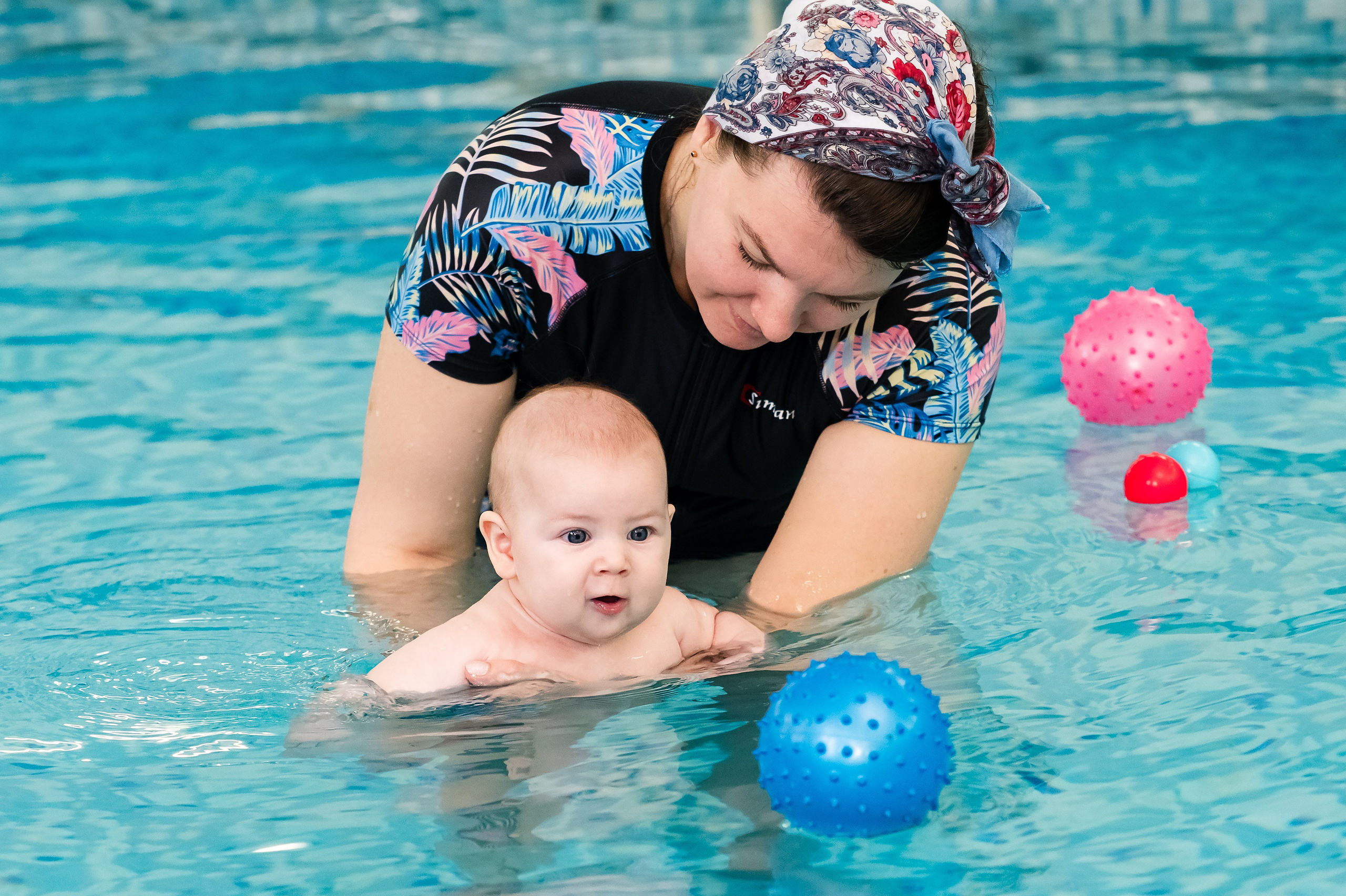 Грудничковое плавание. Репортажный, семейный и детский фотограф в Пензе и Заречном Арина Ермилова. Картины барельеф на заказ