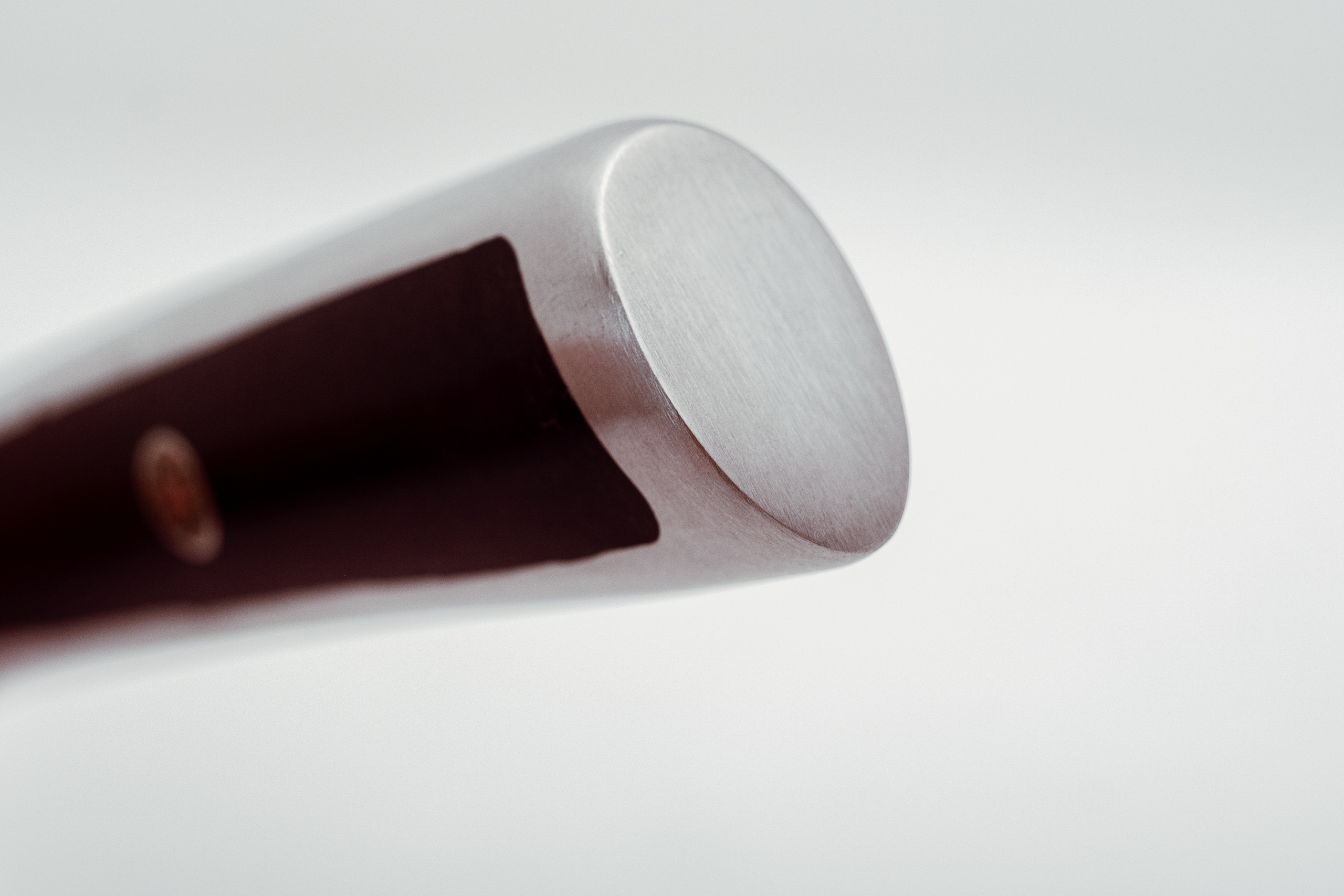 Съемка ножей для маркетплейсов в СПб. Фотосессия для маркетплейсов