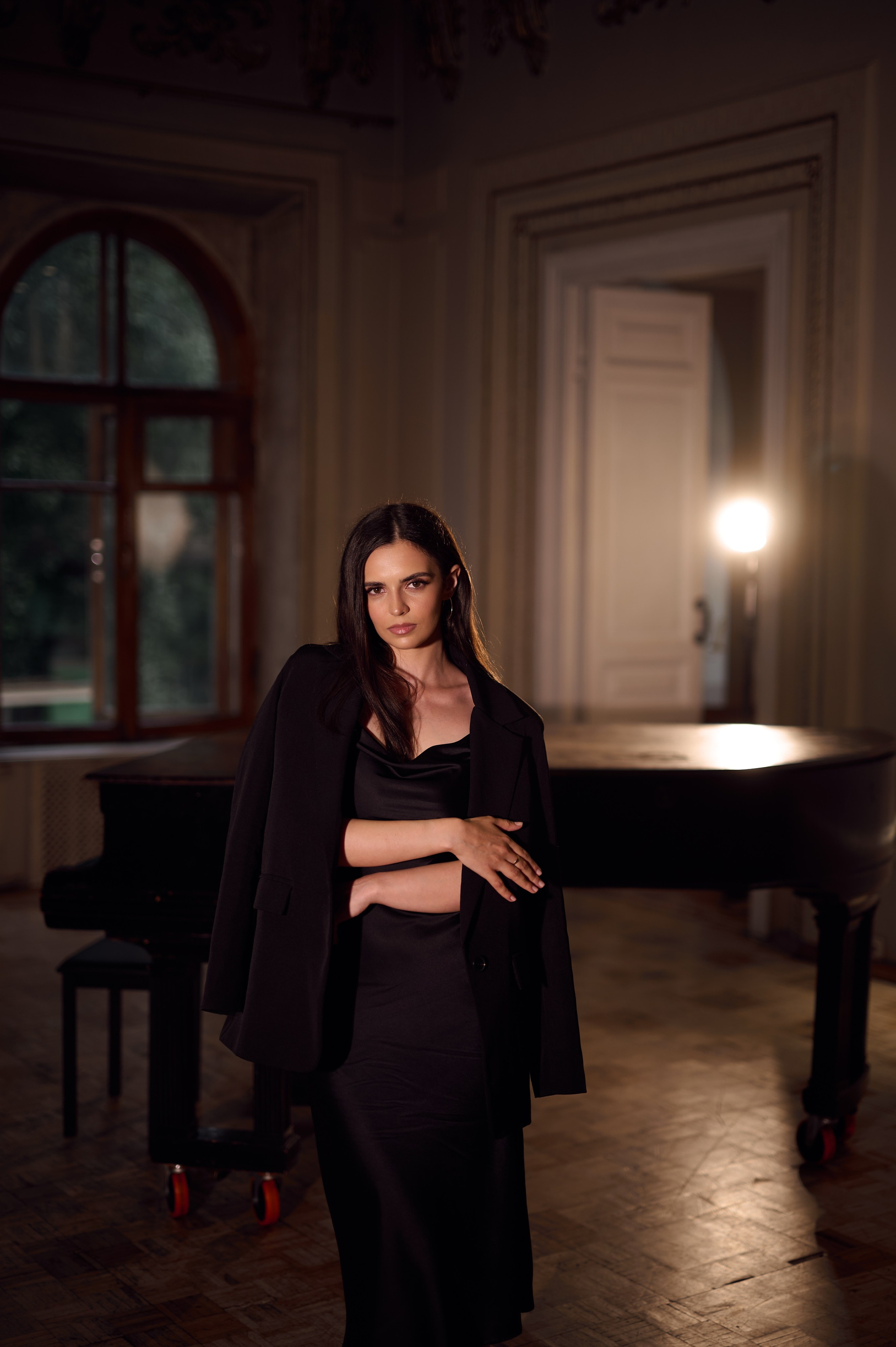 Индивидуальная женская фотосессия с искусственным светом