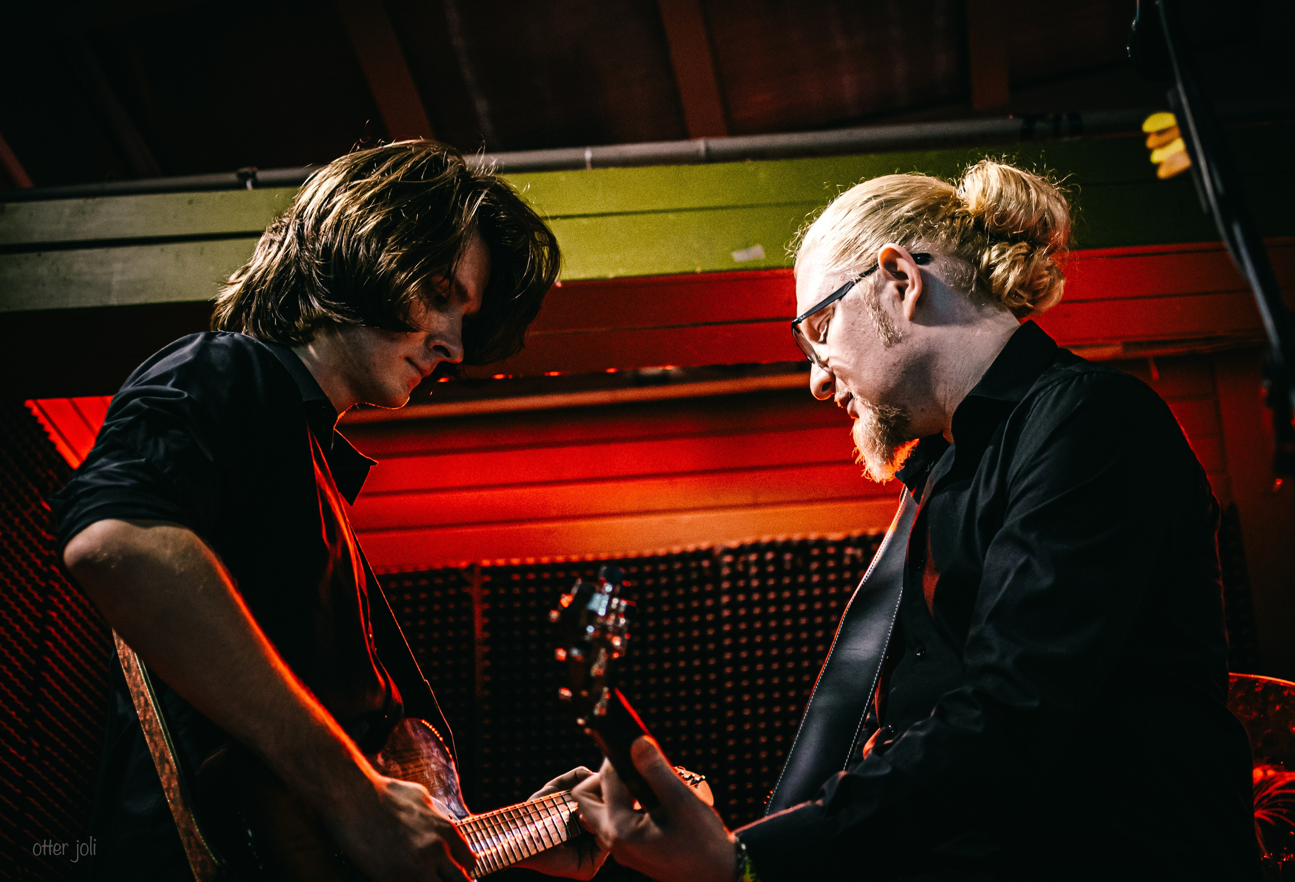 Голова Муэссы | Китайский лётчик Джао Да. Концертный репортёр Валерия Сафина