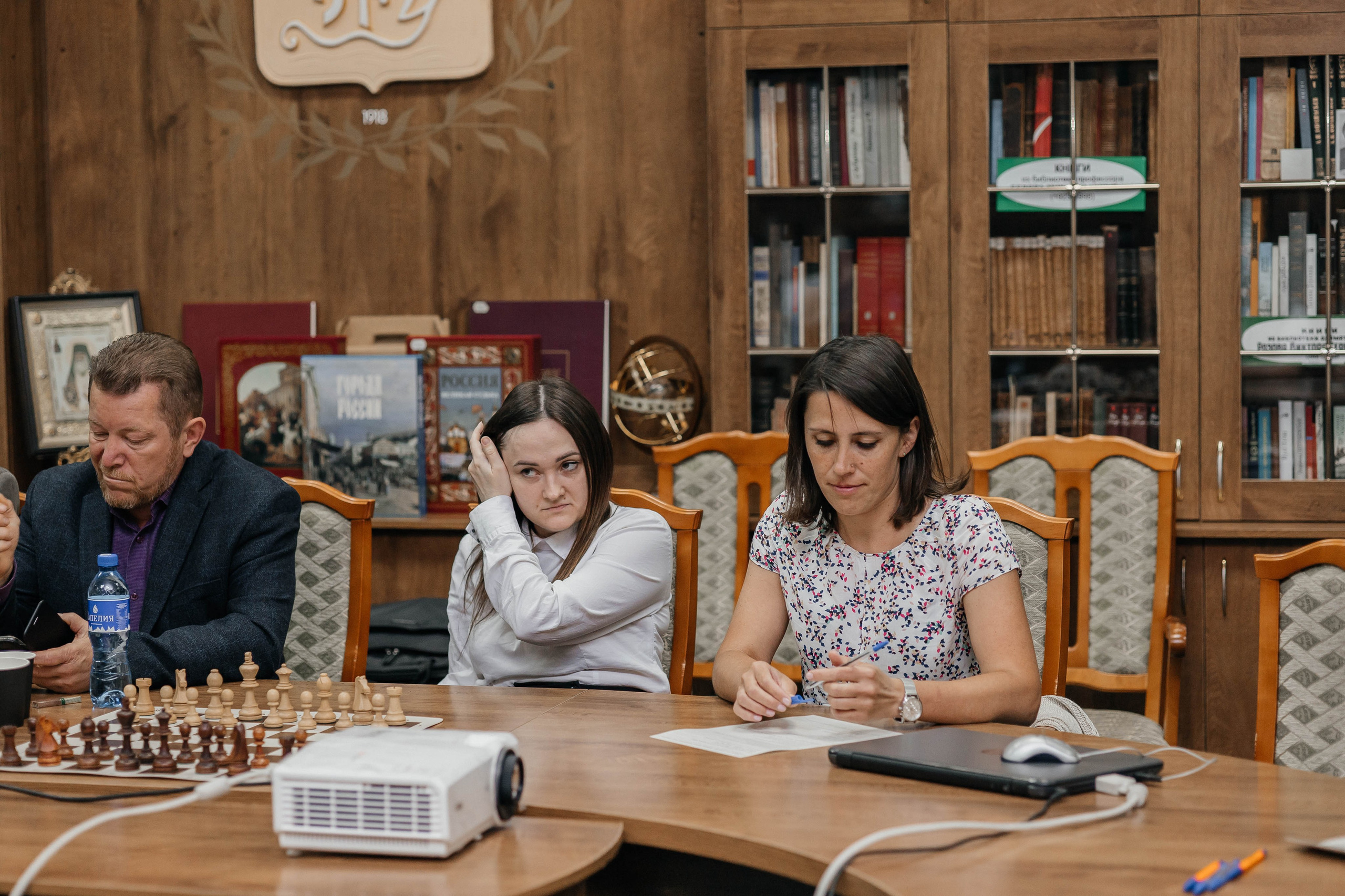 Награждение шахматной федерации