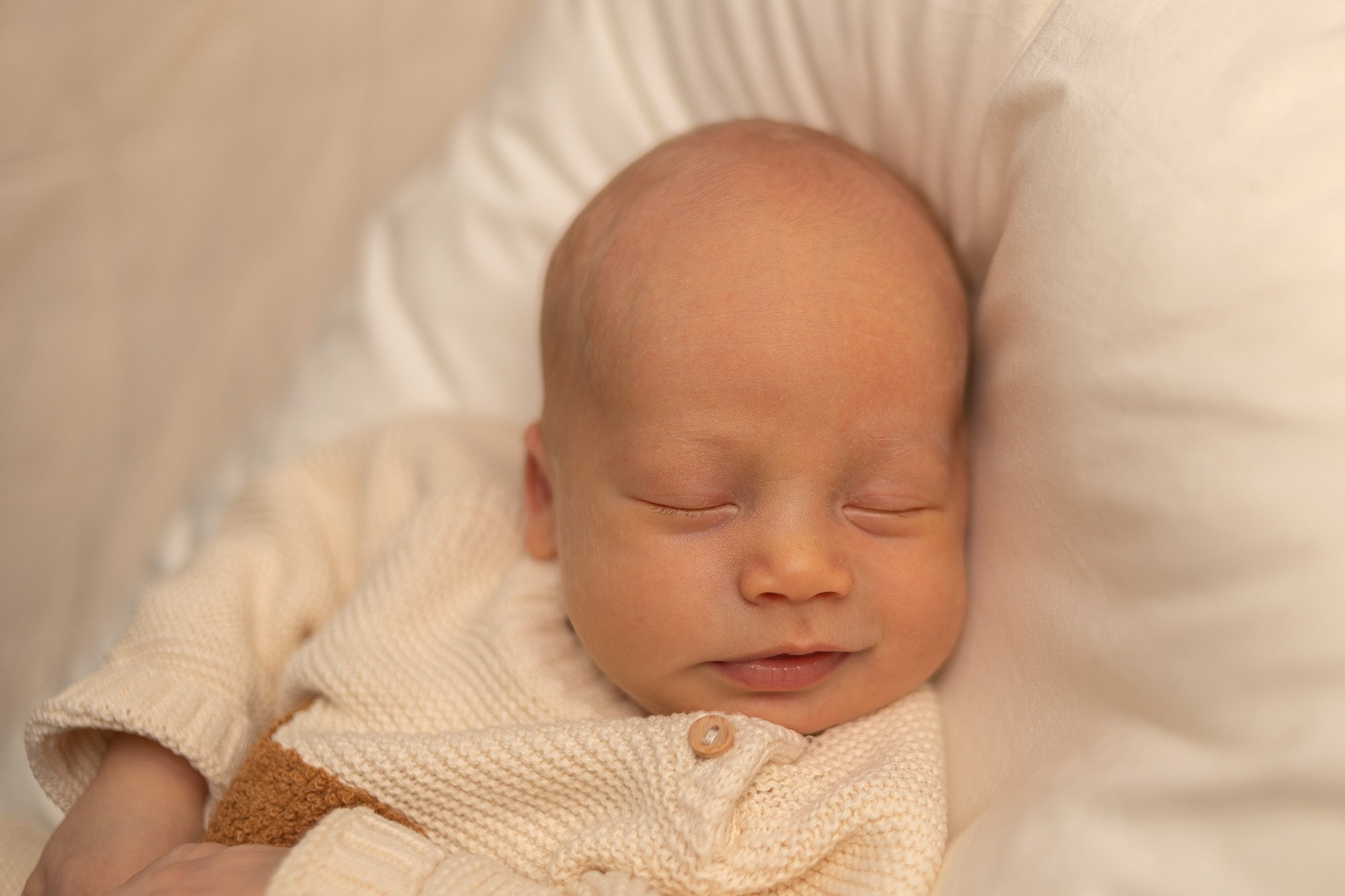 Фотосессия новорожденного у вас дома