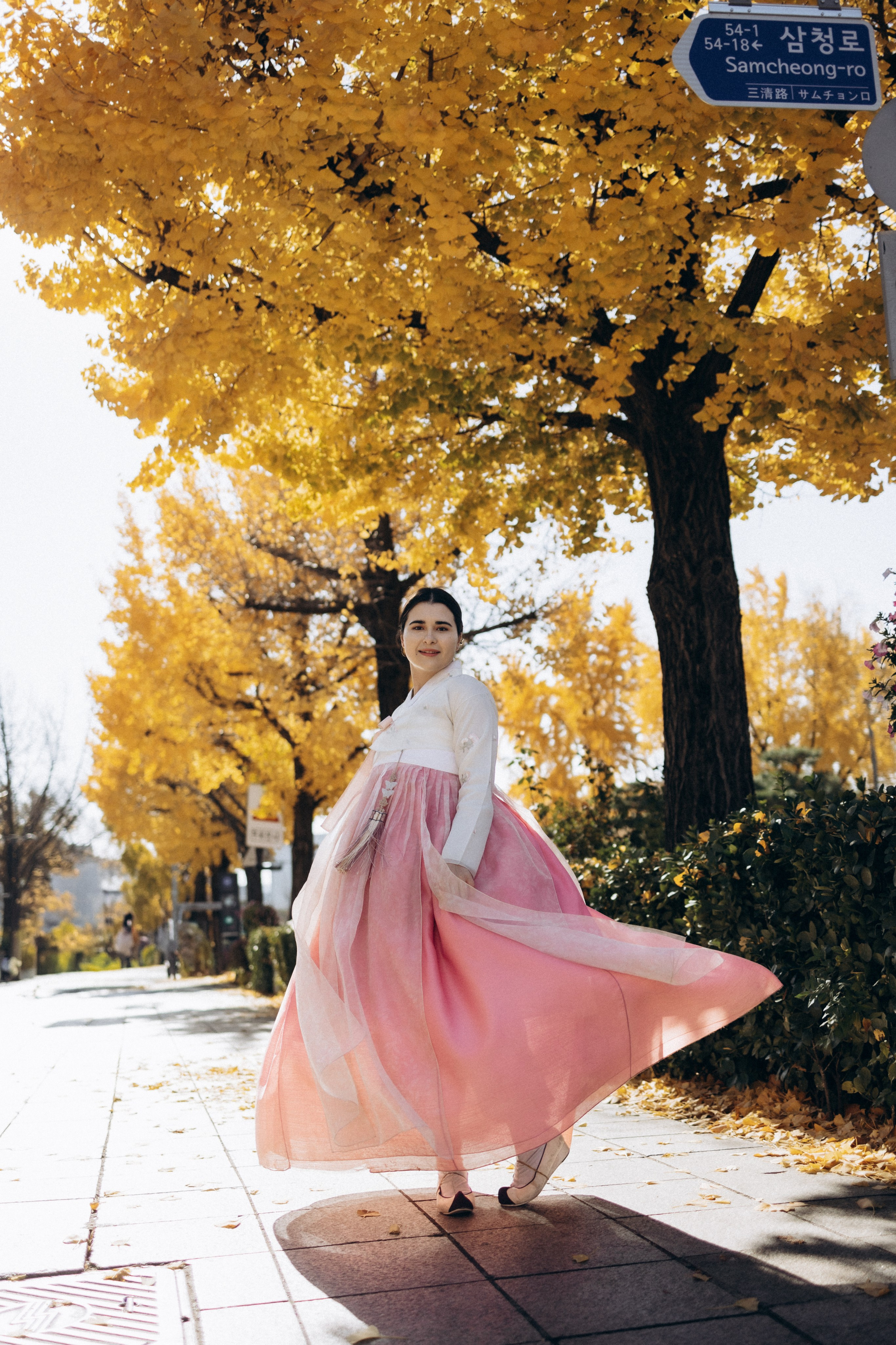 Фотосессия Маши и Саши в ханбоках. Фотограф Артем Бросов в Санкт-Петербурге и Дубае