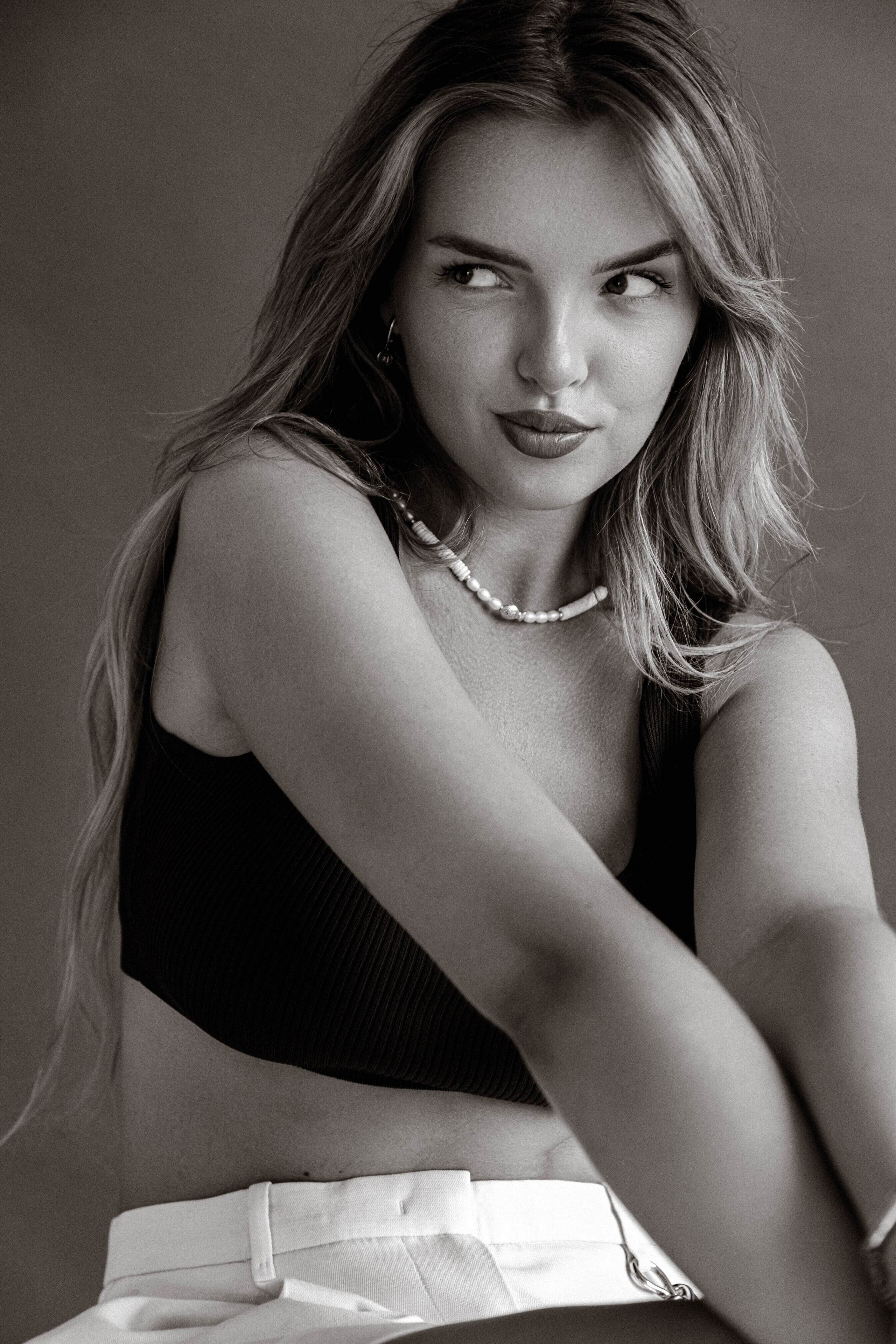 Катя. Минимализм в студии. Фотограф Ксения Третьякова, Санкт-Петербург