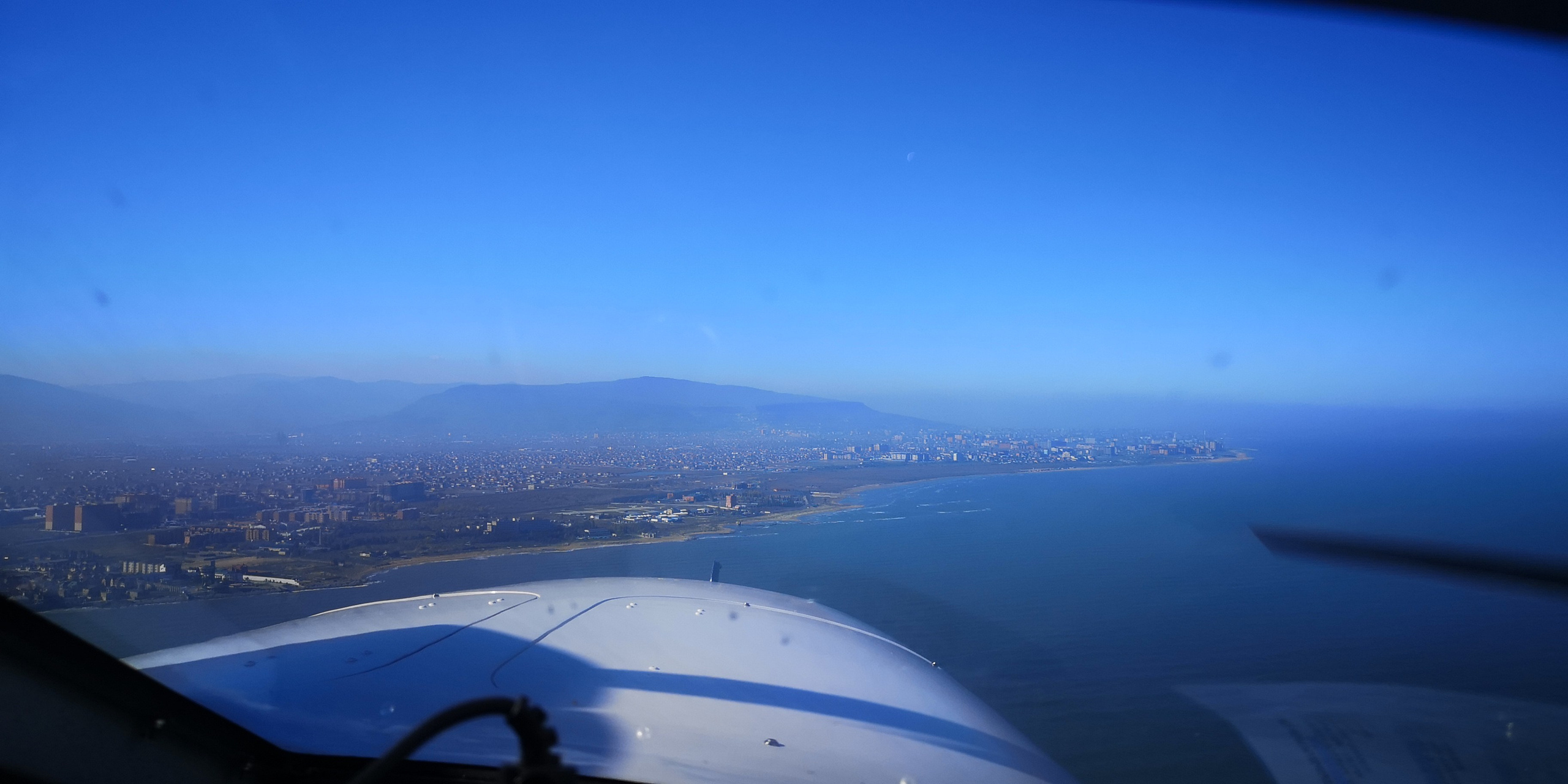 Каспийское море (наука на Ла-8) (2021 г.). Фотоальбом показывающий увлекательный мир авиации и мир медведей Андрея Иванова