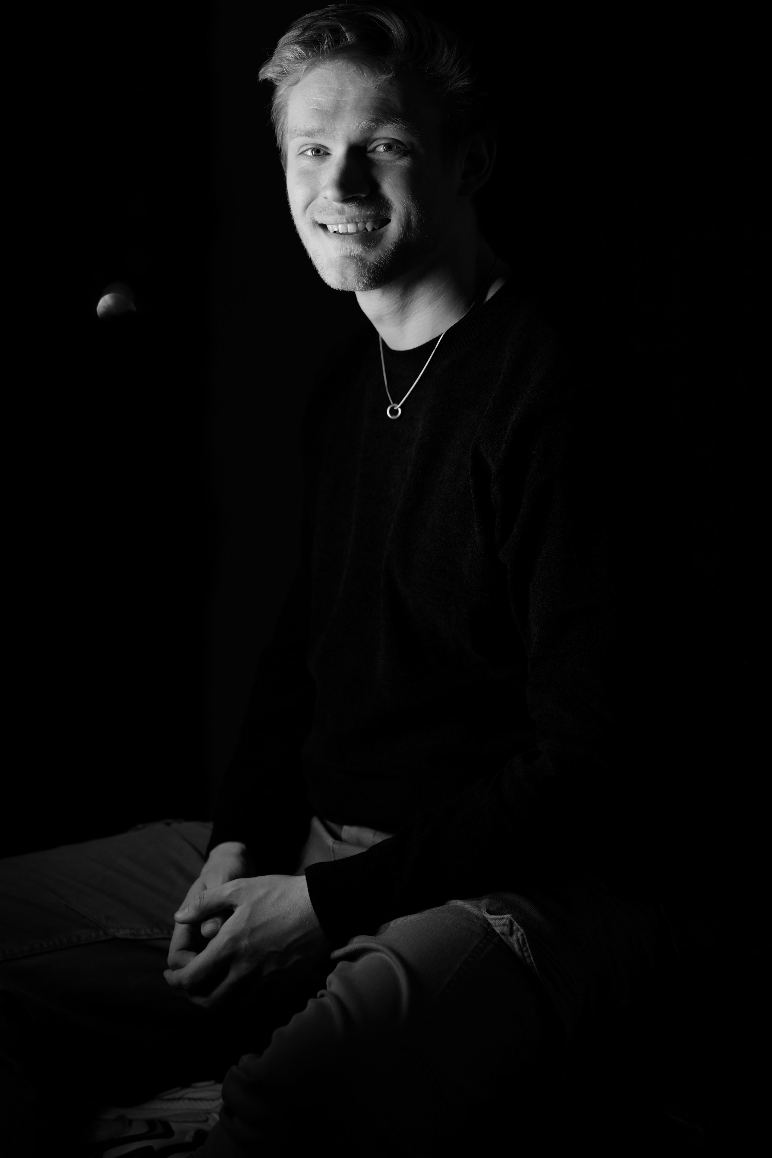 Василий. Фотограф в Москве и Праге: индивидуальные портреты, парные фотосессии