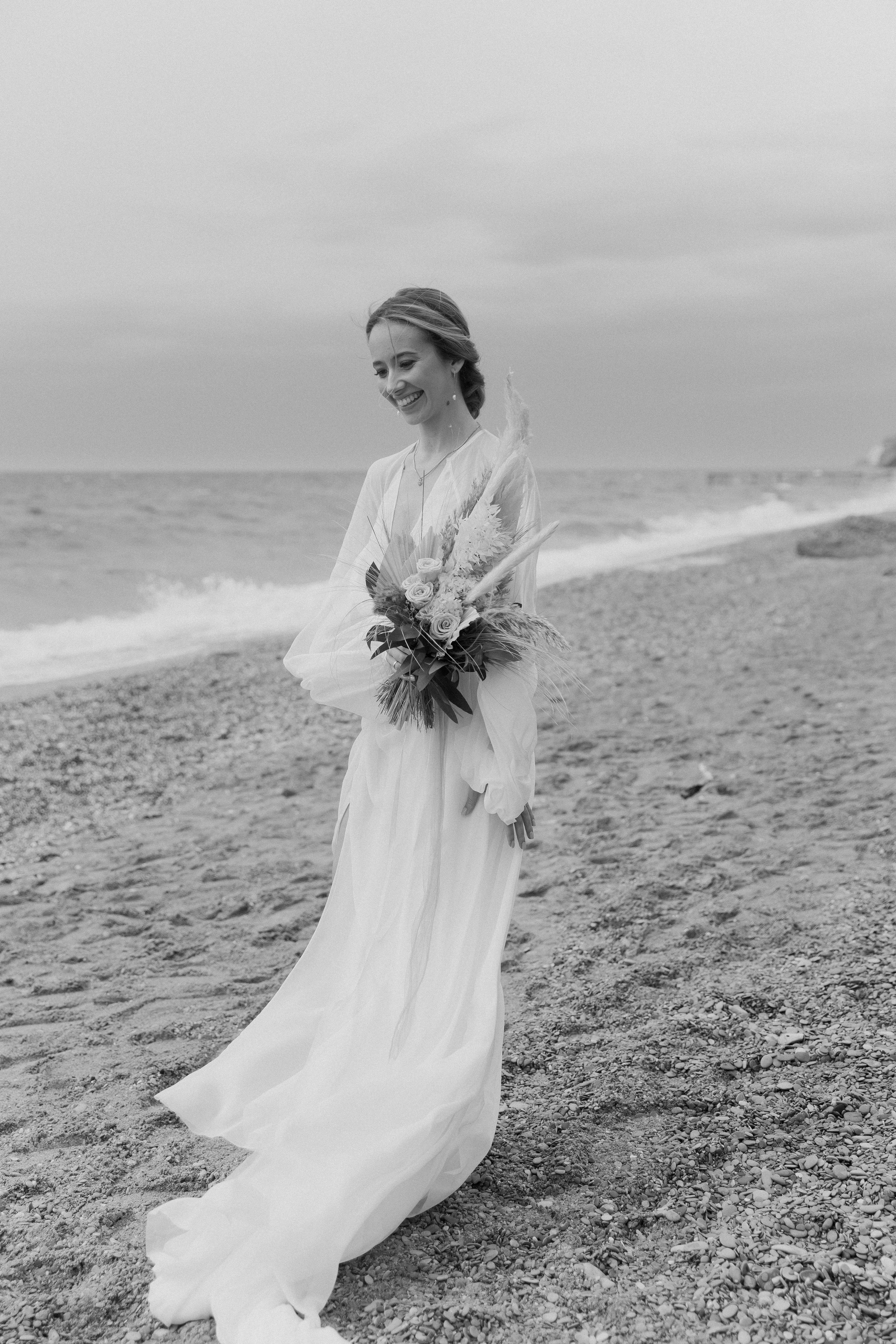 На берегу моря…. СВАДЕБНЫЙ ФОТОГРАФ В КРЫМУ И СЕВАСТОПОЛЕ