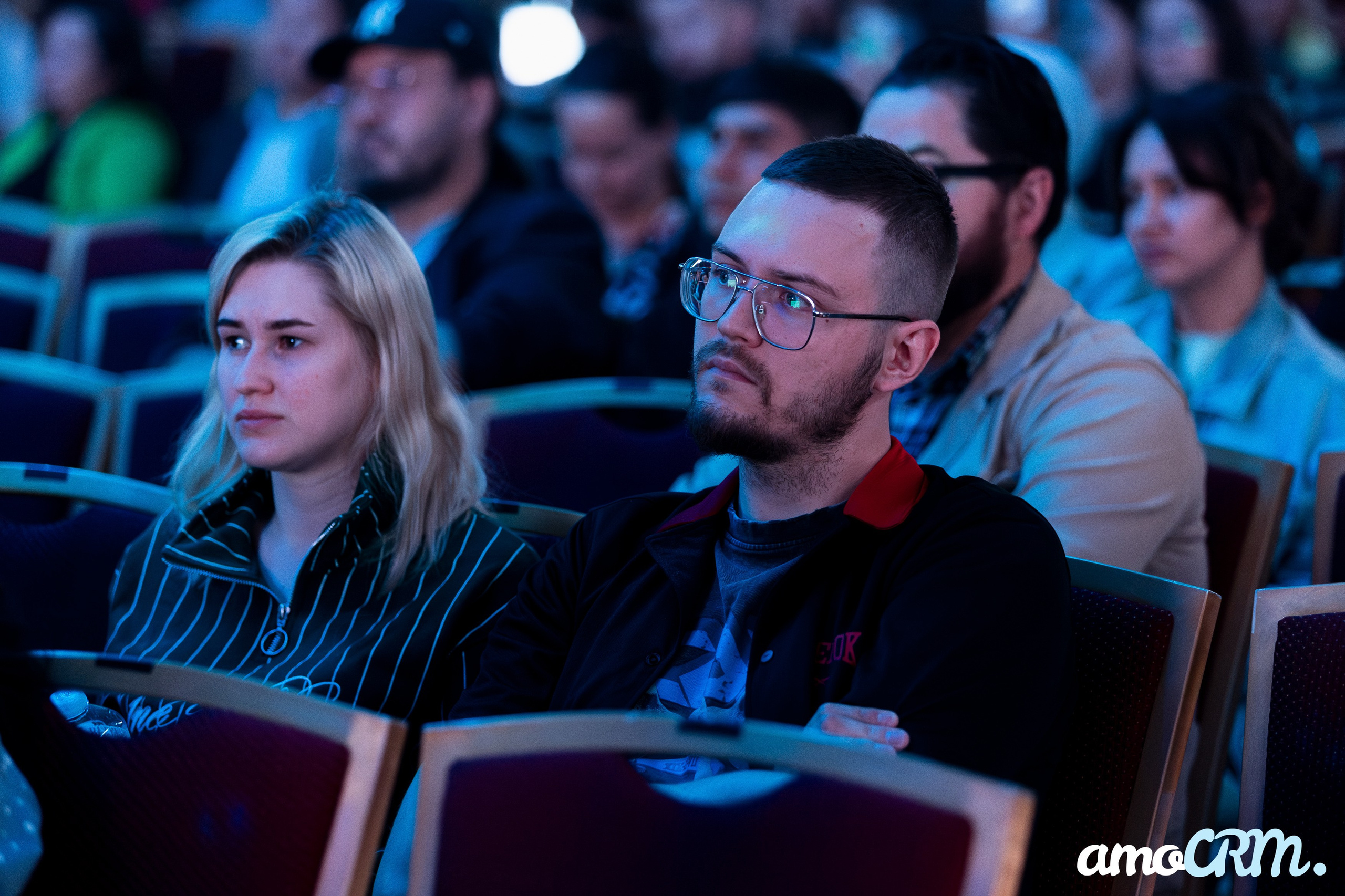 AMO CRM. Портретный и репортажный фотограф в Казани Максим Сипачев