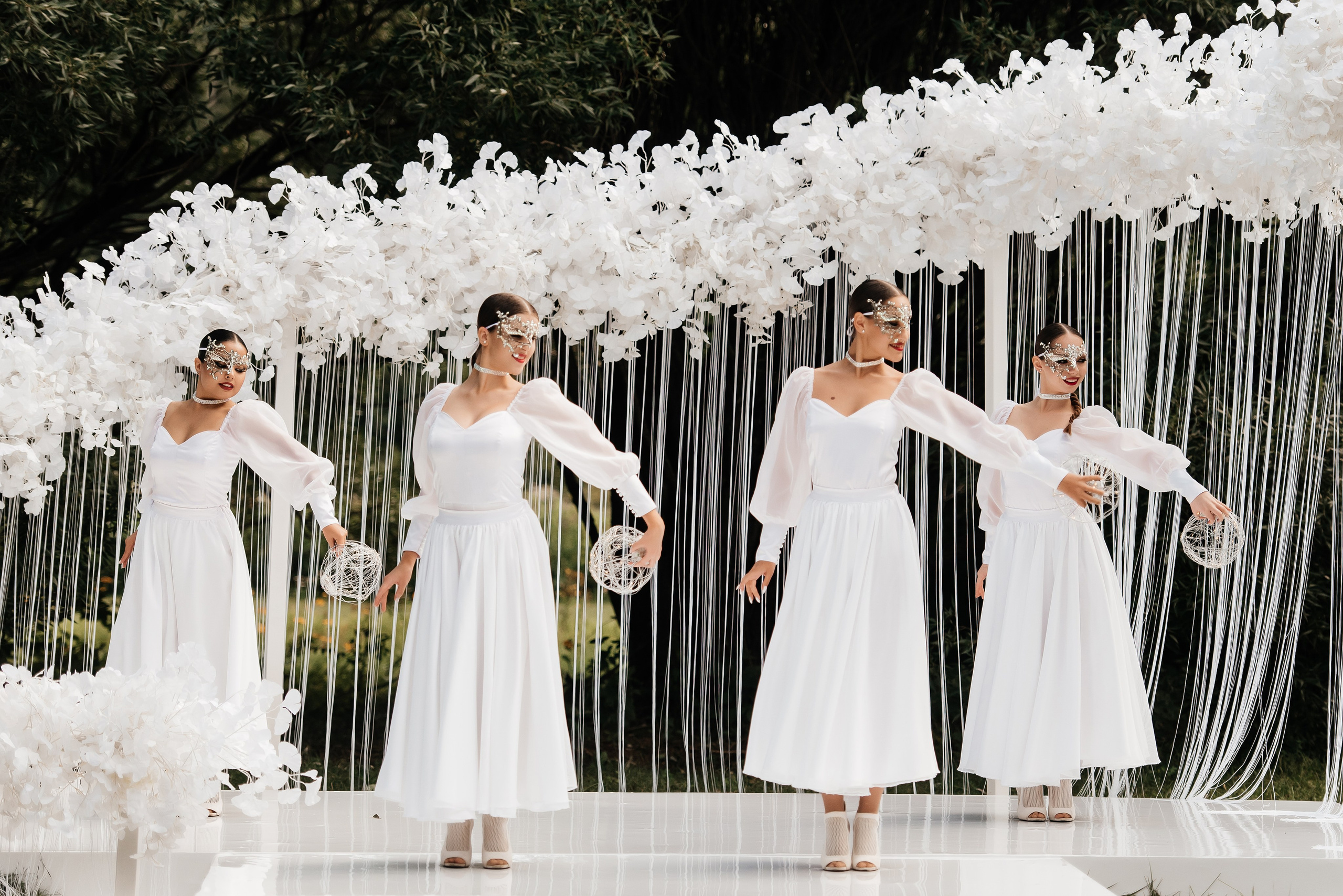 Выступления на банкетных площадках. Танцевальная шоу-группа «GRANAT»