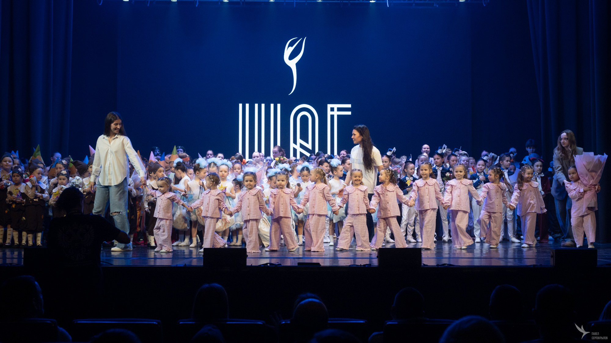 Отчетный концерт студии танца «ШАГ». Репортажный фотограф в Казани Павел Серпокрылов