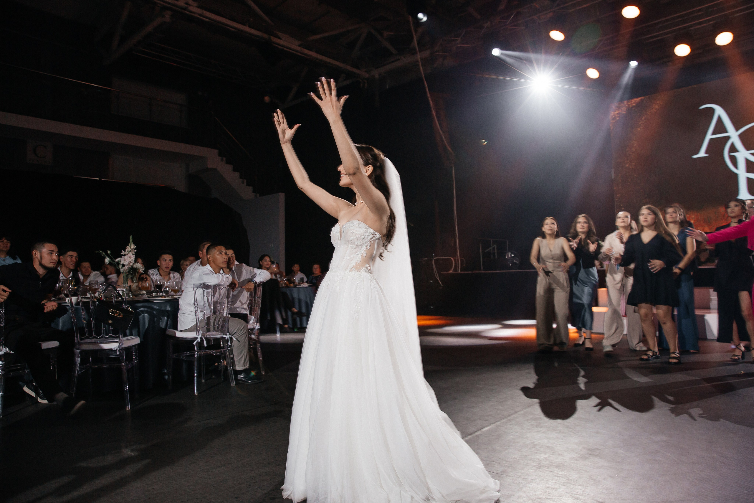 Уютная свадьба — Аскар и Катя на Марсовом поле. Свадебный фотограф в Оренбурге Илья Володьков