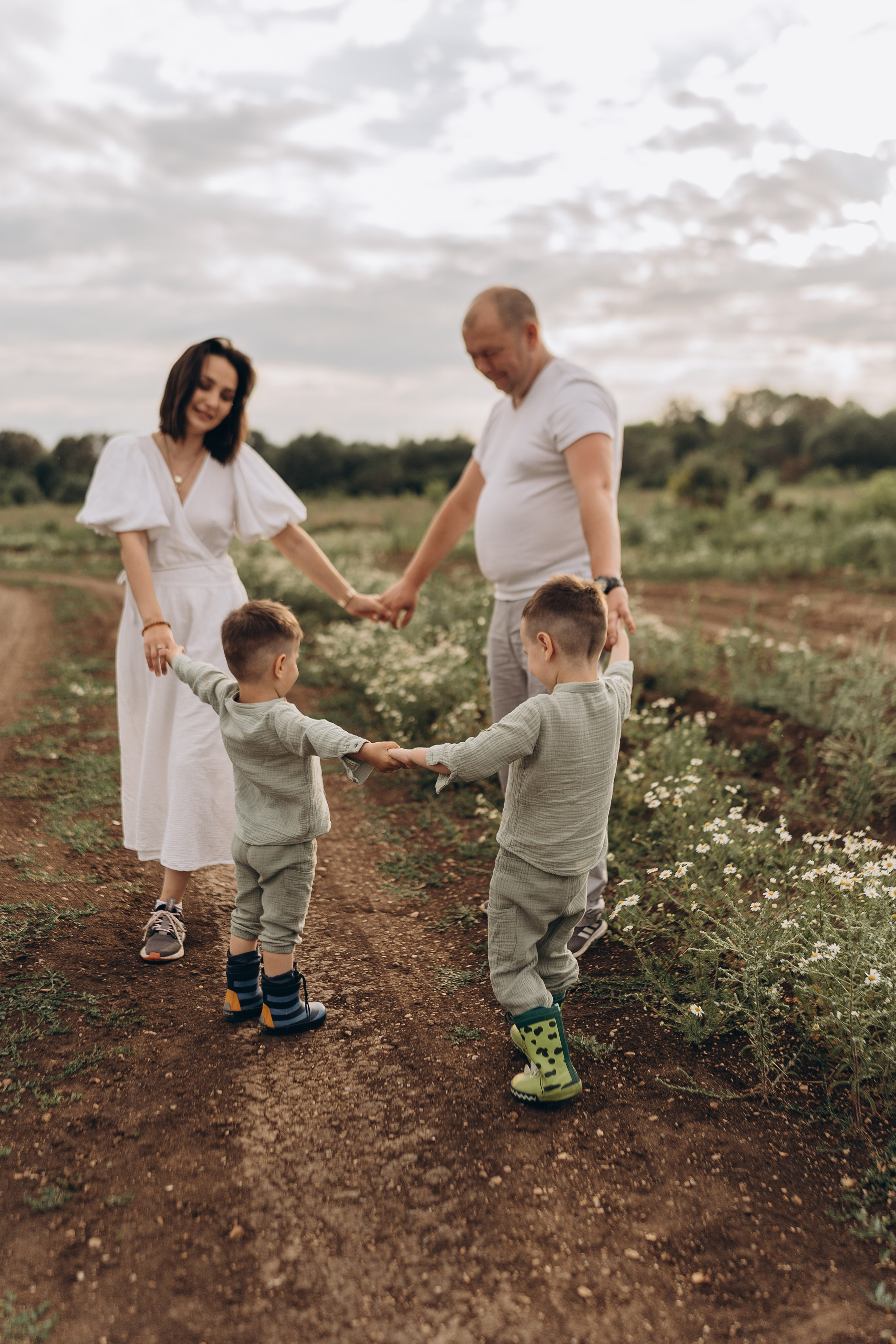 Лето. Ромашки. Семья. Семейный и домашний фотограф в Уфе Ирина Гарасюта