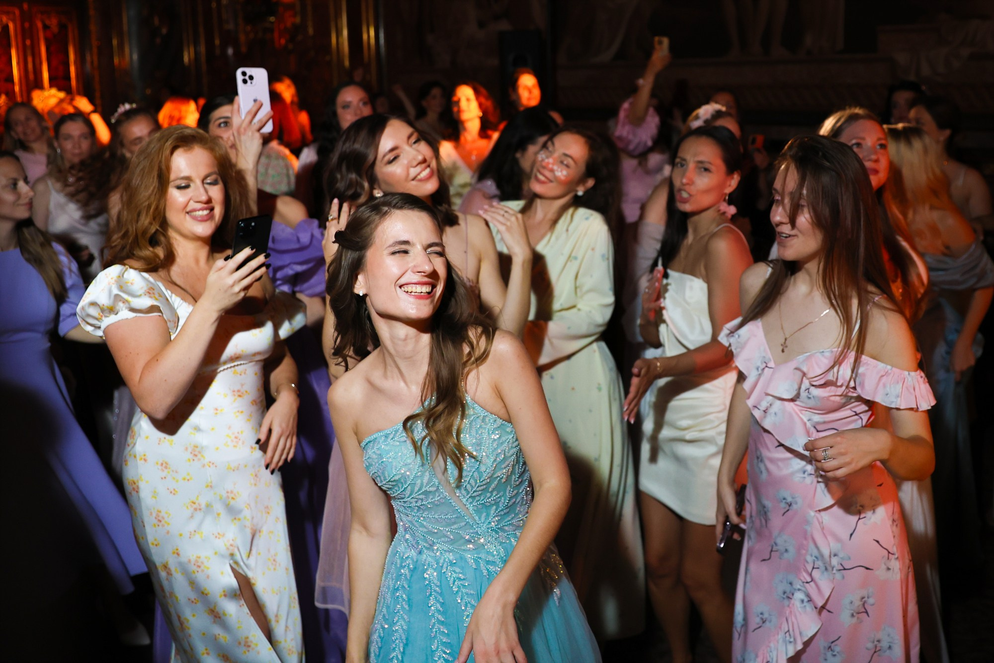 Бал на Неве. Фотограф Дарья Попова