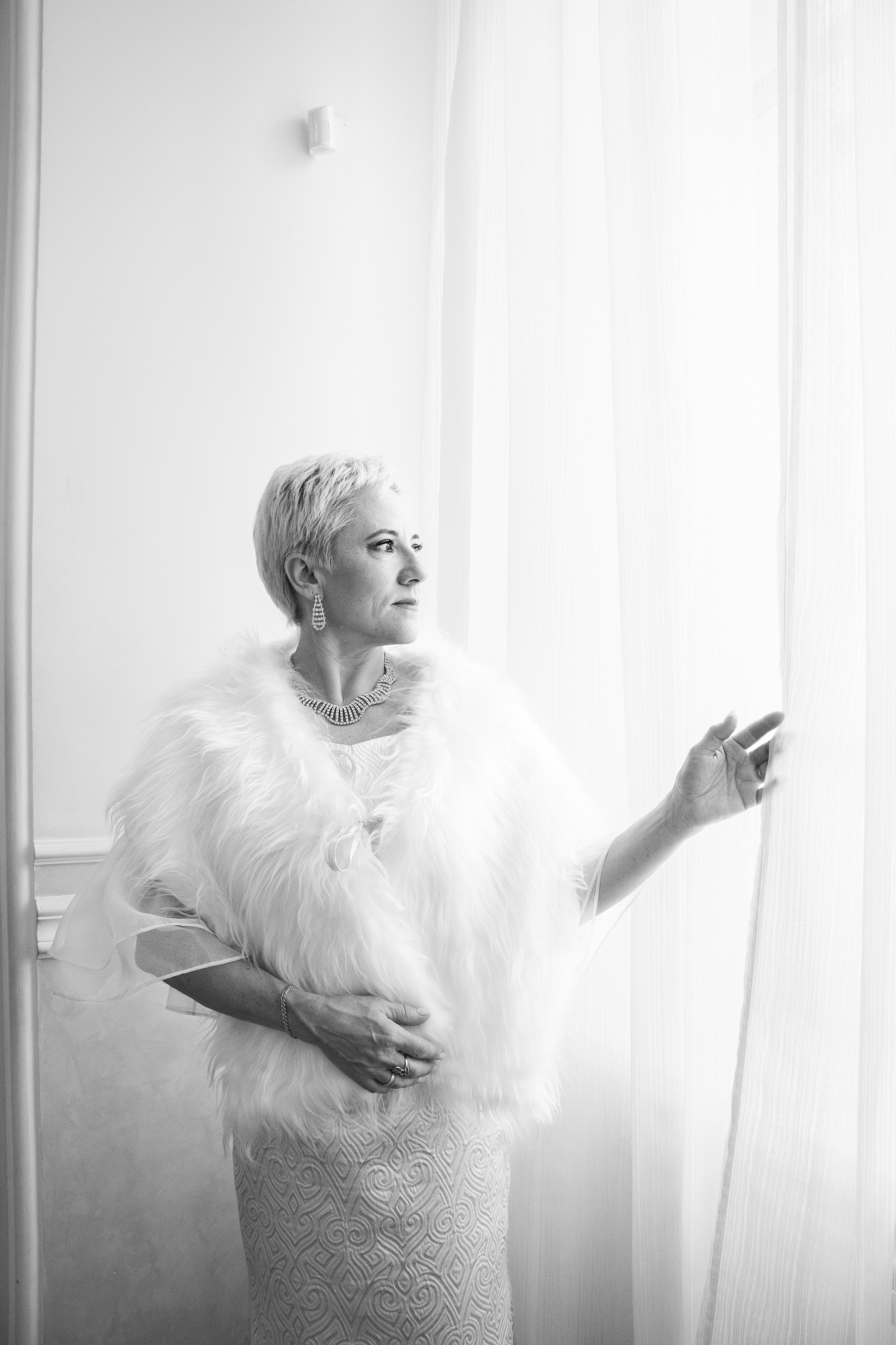 Свадебная фотосессия невесты в ЗАГСе Дворца Бракосочетания города Томск