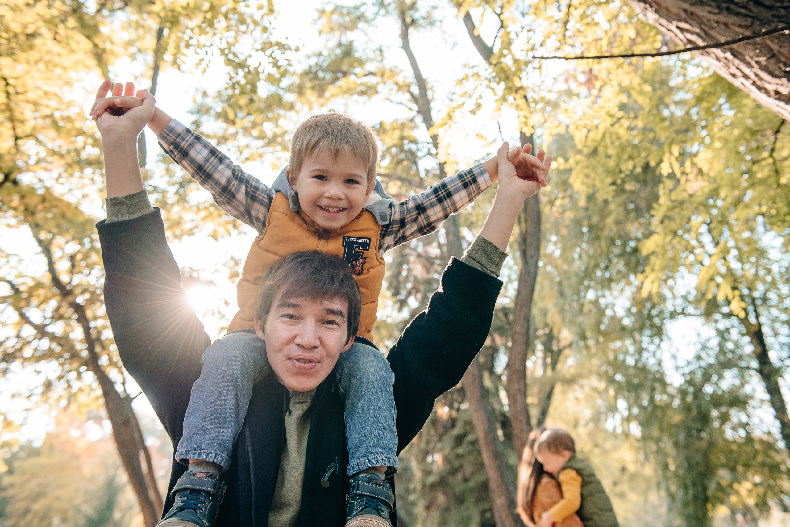 Фотопрогулка. Ира, Равиль, Лёва и Сеня. Фотограф Валерия Голубева (Миронова)