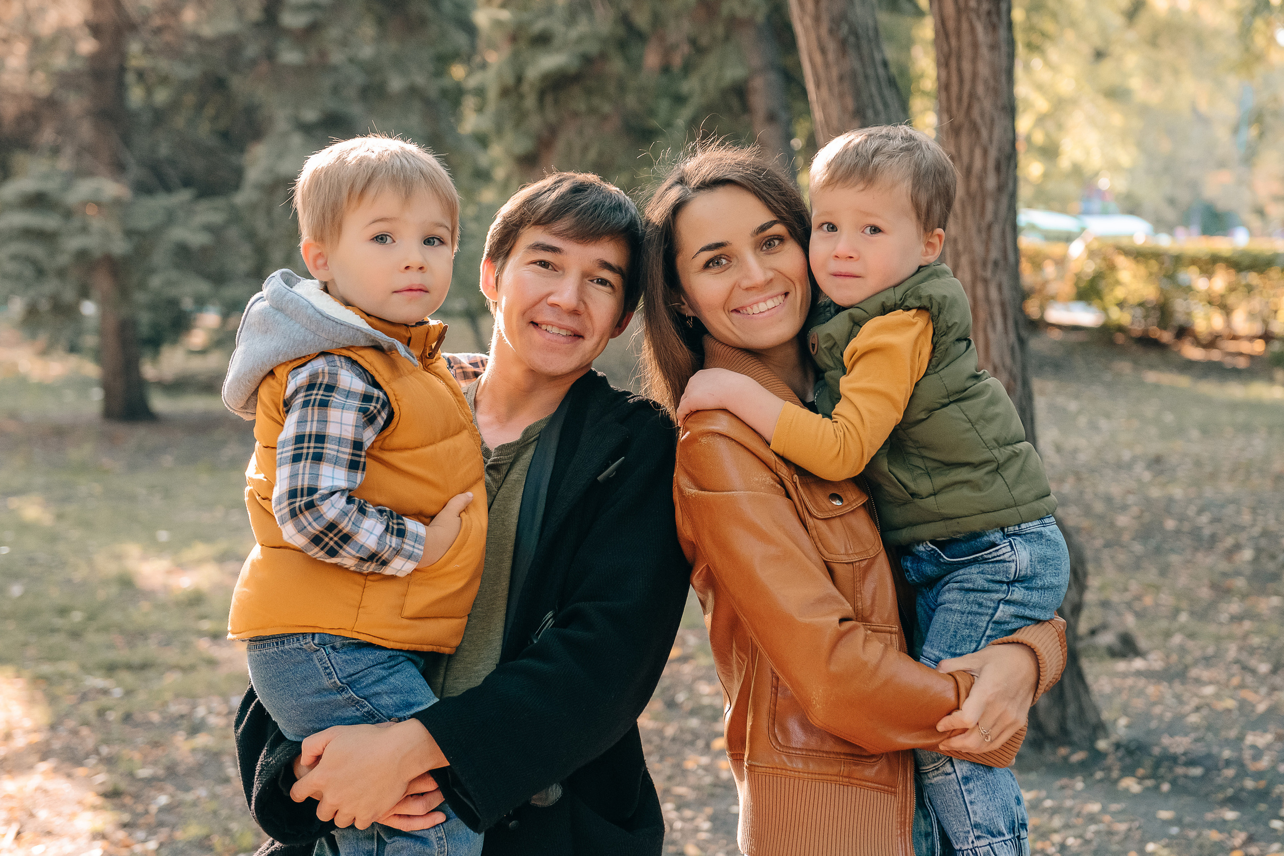 Фотопрогулка. Ира, Равиль, Лёва и Сеня. Фотограф Валерия Голубева (Миронова)