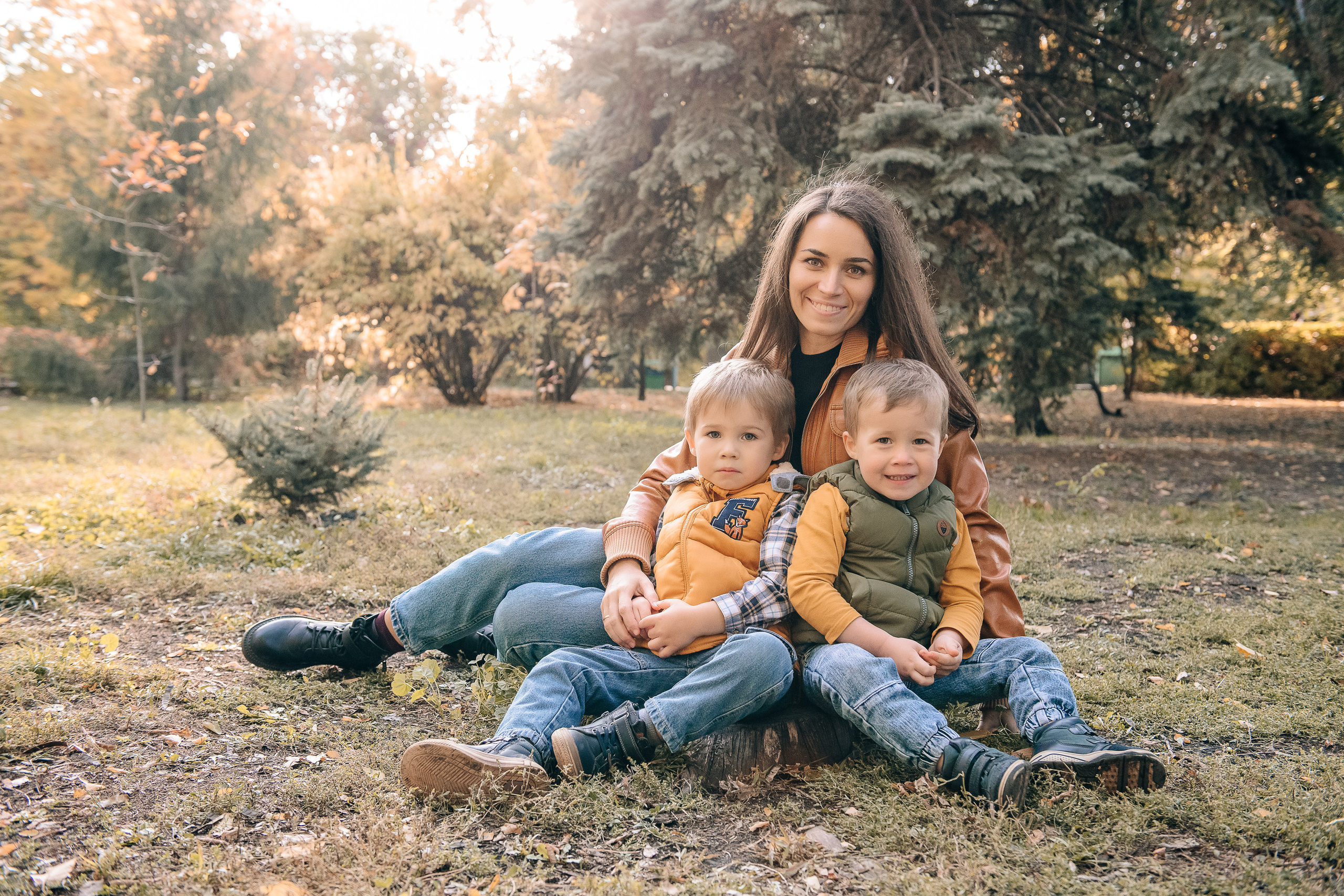 Фотопрогулка. Ира, Равиль, Лёва и Сеня. Фотограф Валерия Голубева (Миронова)