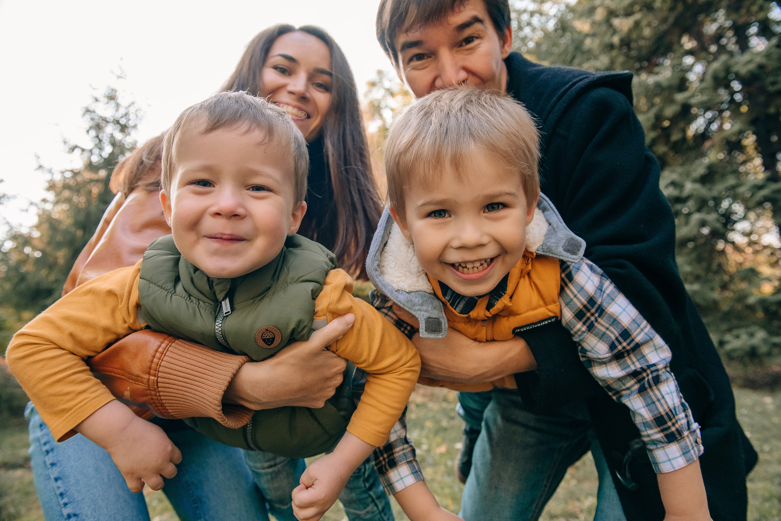Фотопрогулка. Ира, Равиль, Лёва и Сеня. Фотограф Валерия Голубева (Миронова)
