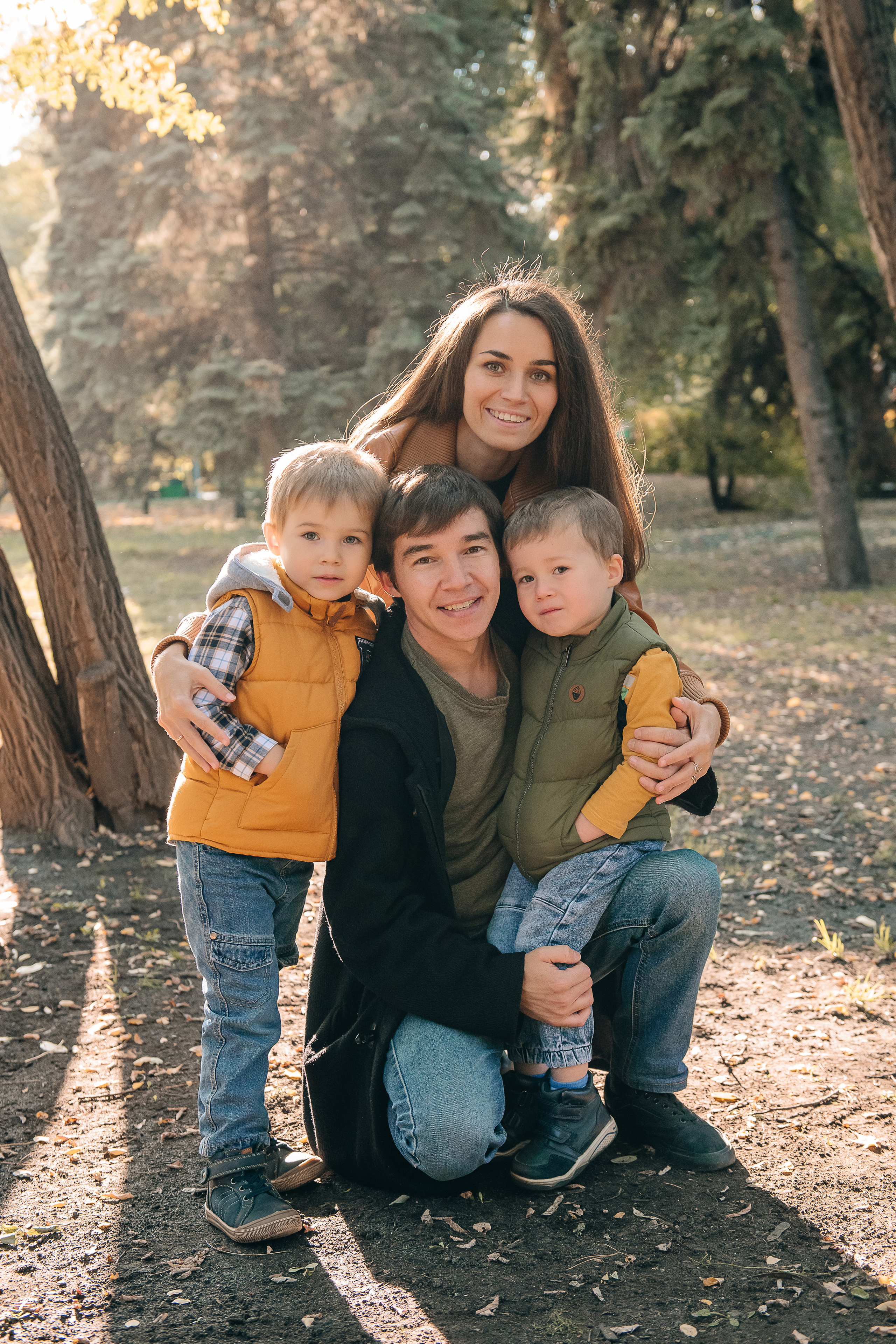 Фотопрогулка. Ира, Равиль, Лёва и Сеня. Фотограф Валерия Голубева (Миронова)