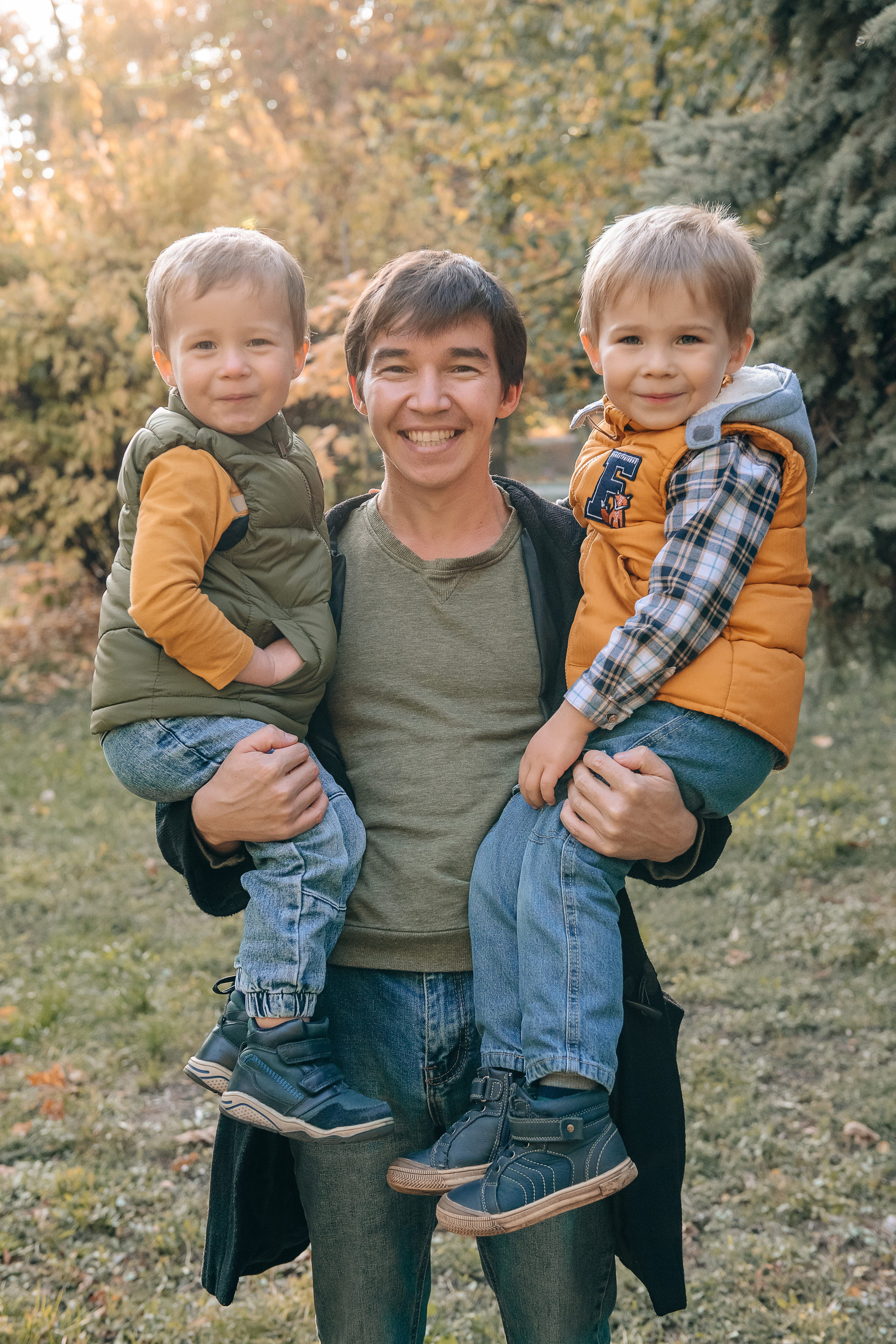 Фотопрогулка. Ира, Равиль, Лёва и Сеня. Фотограф Валерия Голубева (Миронова)