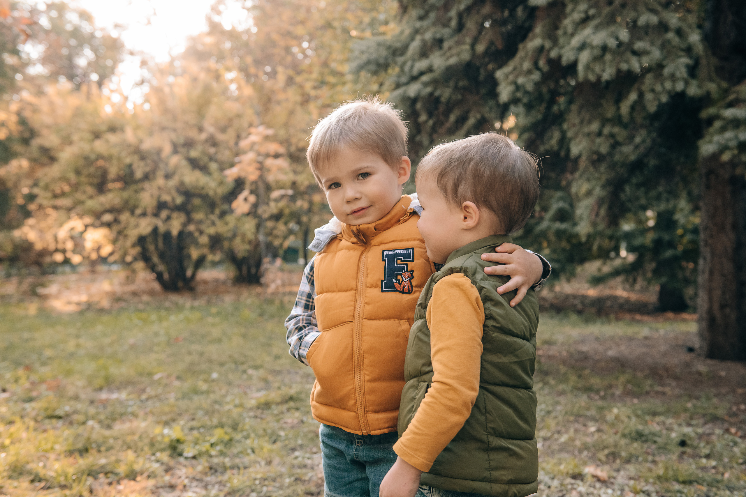 Фотопрогулка. Ира, Равиль, Лёва и Сеня. Фотограф Валерия Голубева (Миронова)