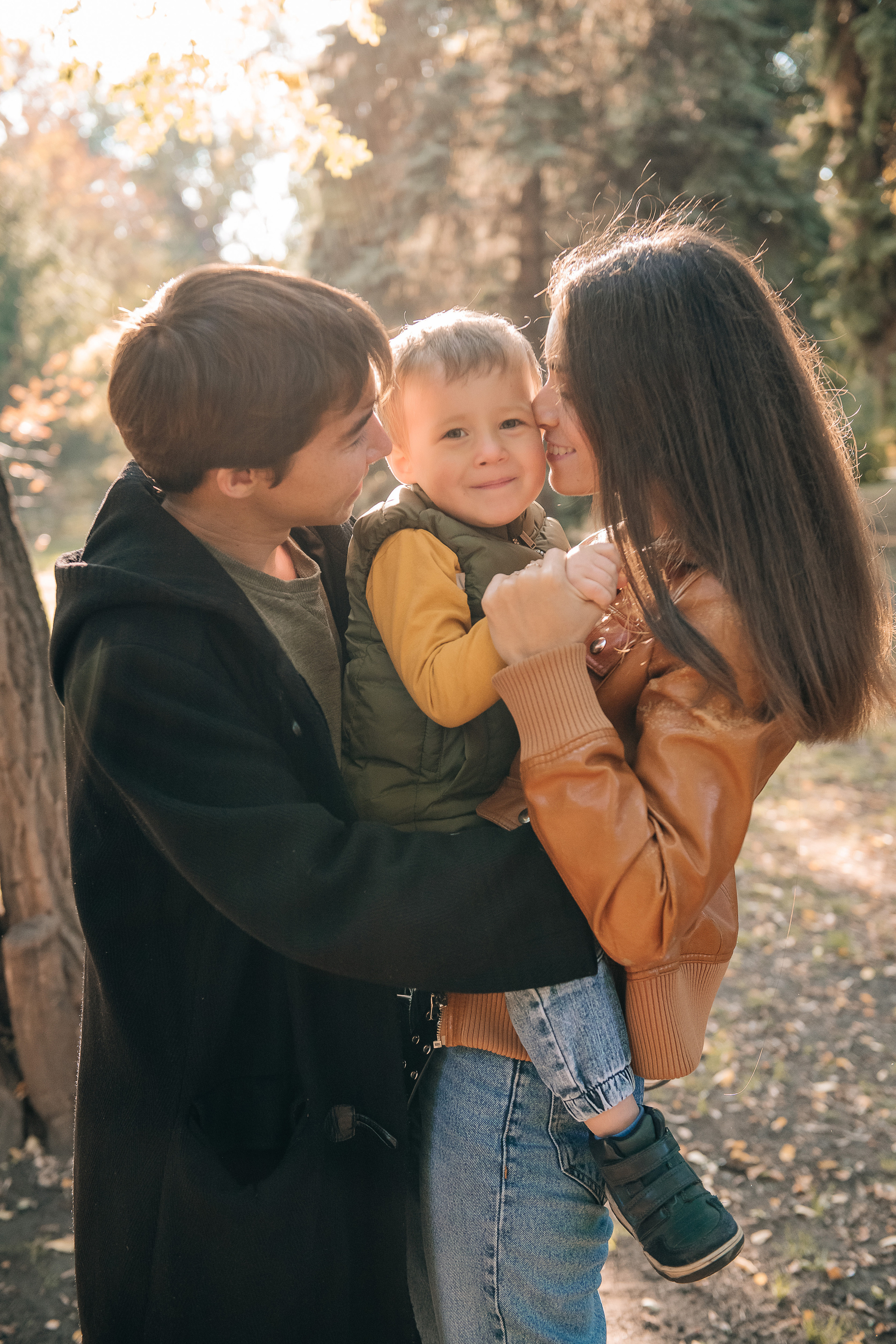 Фотопрогулка. Ира, Равиль, Лёва и Сеня. Фотограф Валерия Голубева (Миронова)