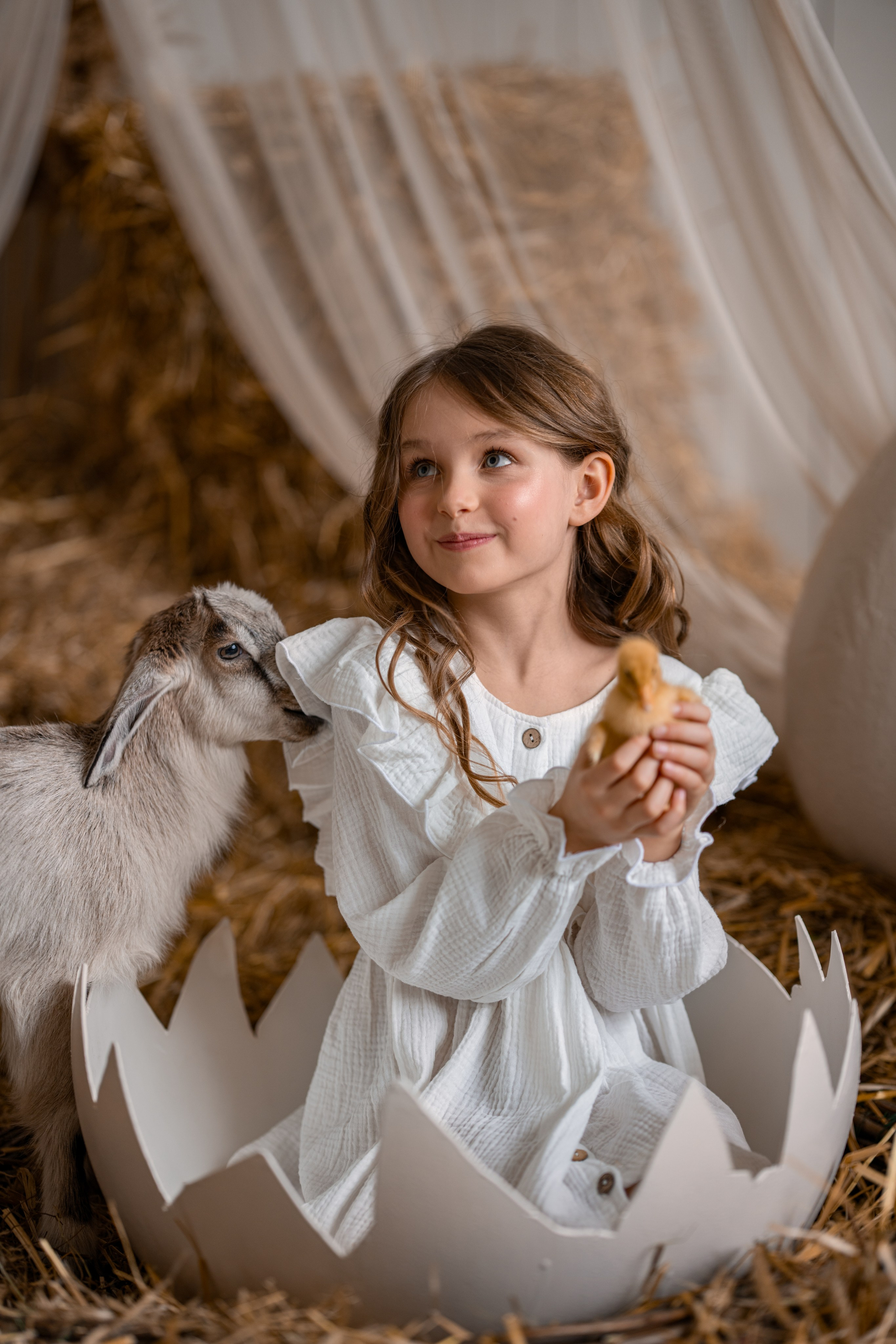 Девочка Сашенька и козочка + кролики + утята. Семейный и портретный фотограф в Санкт-Петербурге Татьяна Гримоть