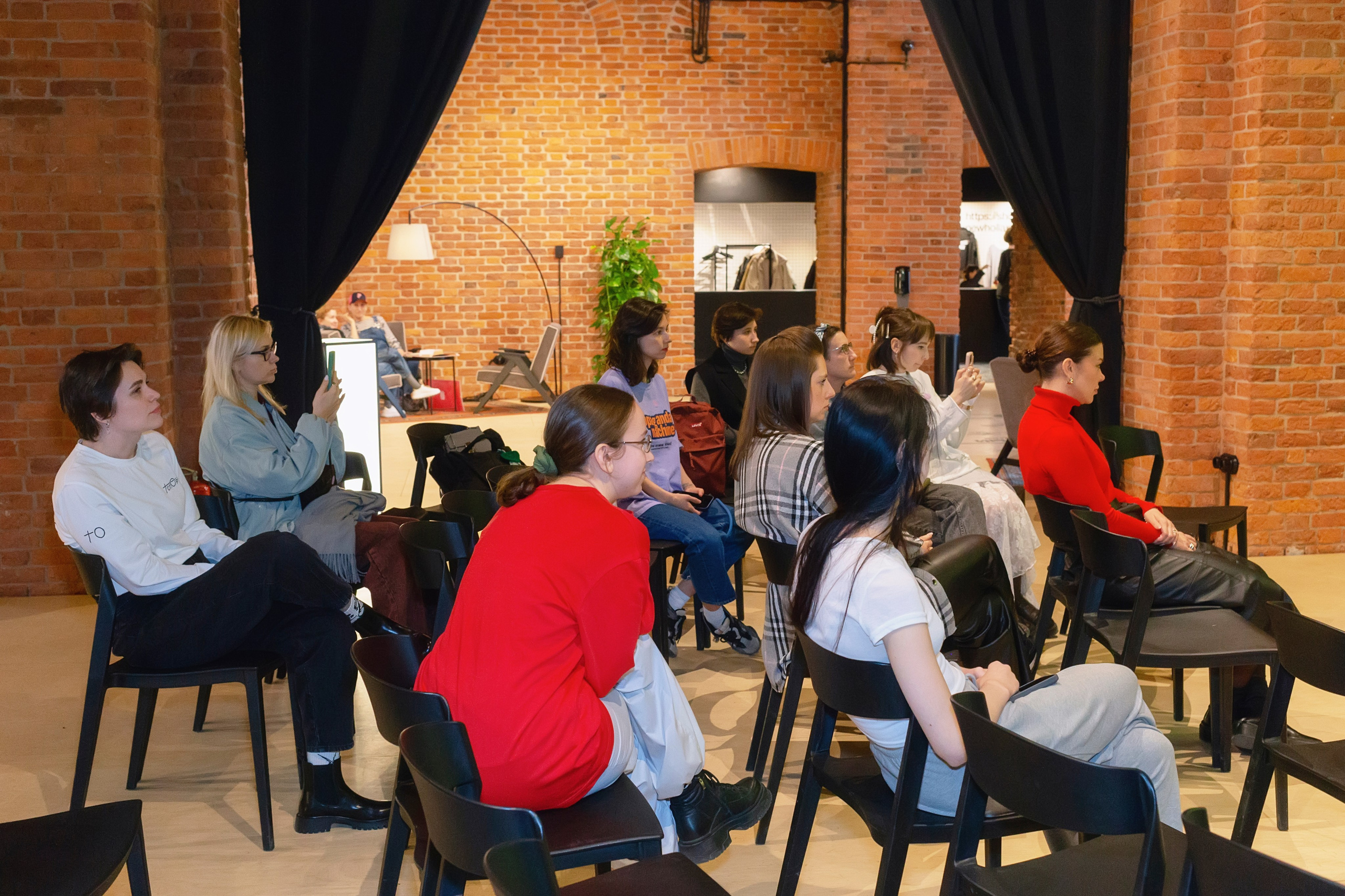 Фотосъемка дискуссии в Новой Голландии СПБ Публичное мероприятие. Портретные фотосессии, контент-съемки, репортаж