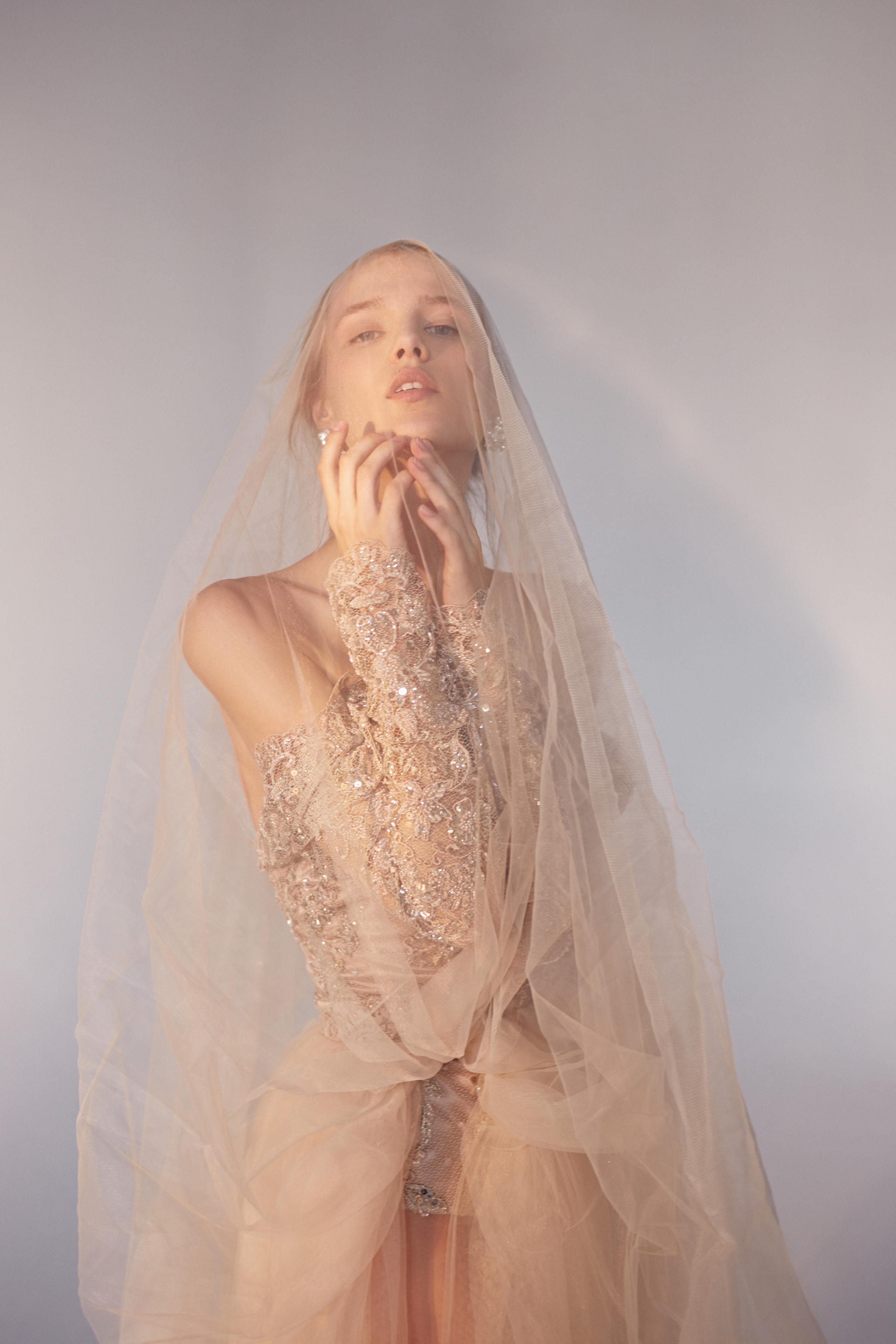 Съемка для L'officiel Baltic. Коммерческий фотограф в Москве Марина Иванькова