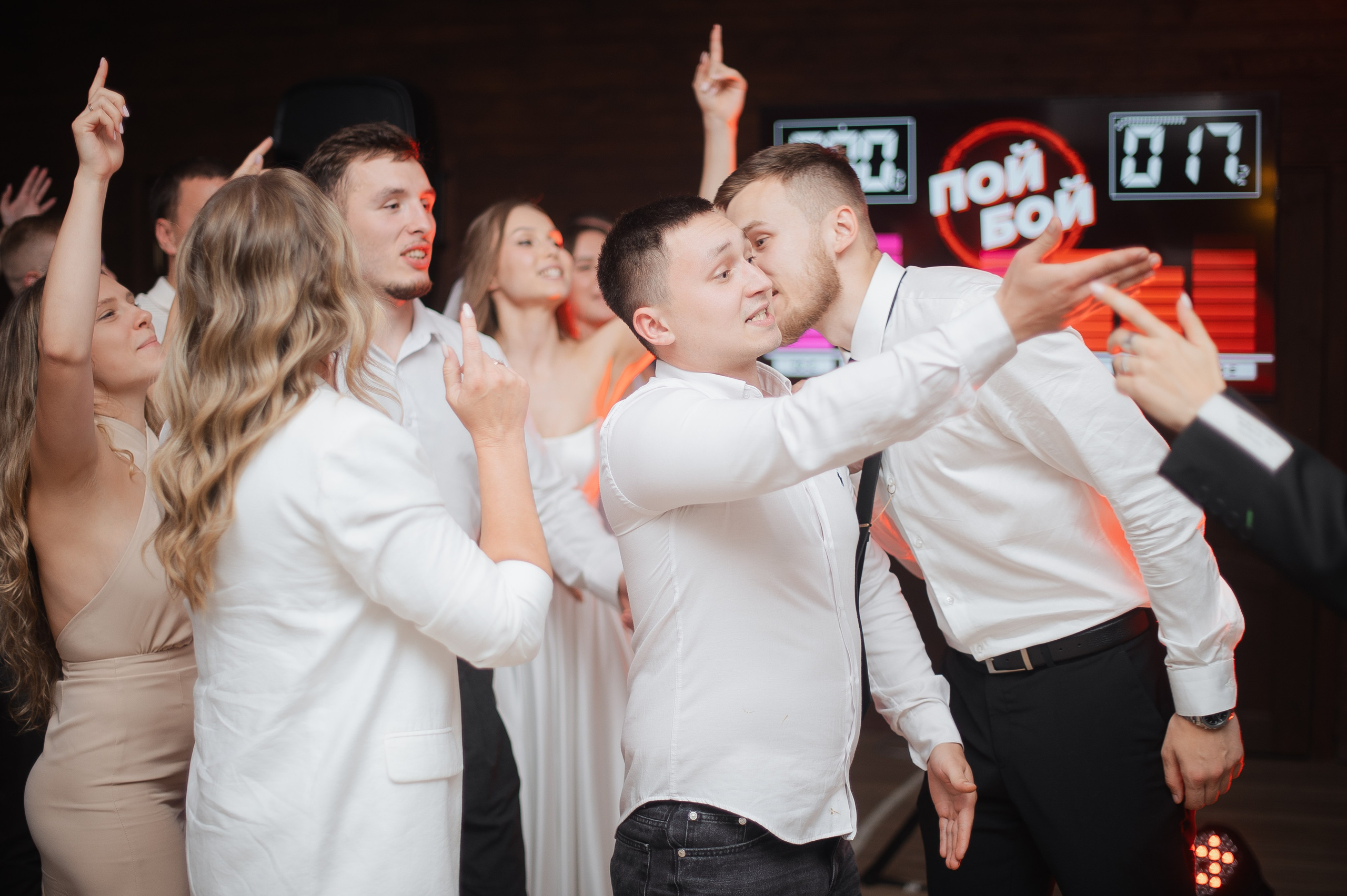 Свадьба на берегу Волги. Свадебный фотограф в Ярославле Денис Медоваров