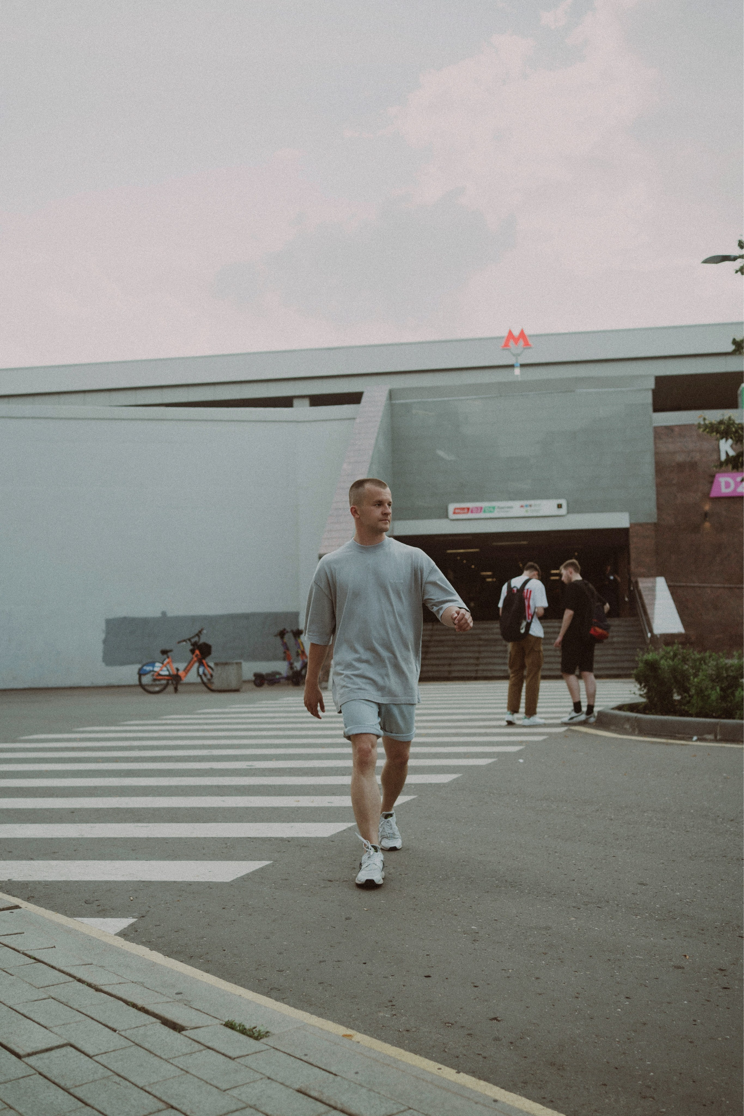 В кадре: педагог. Творческие фотосессии в Москве. Фотоальбом лидера группы ЯЛО