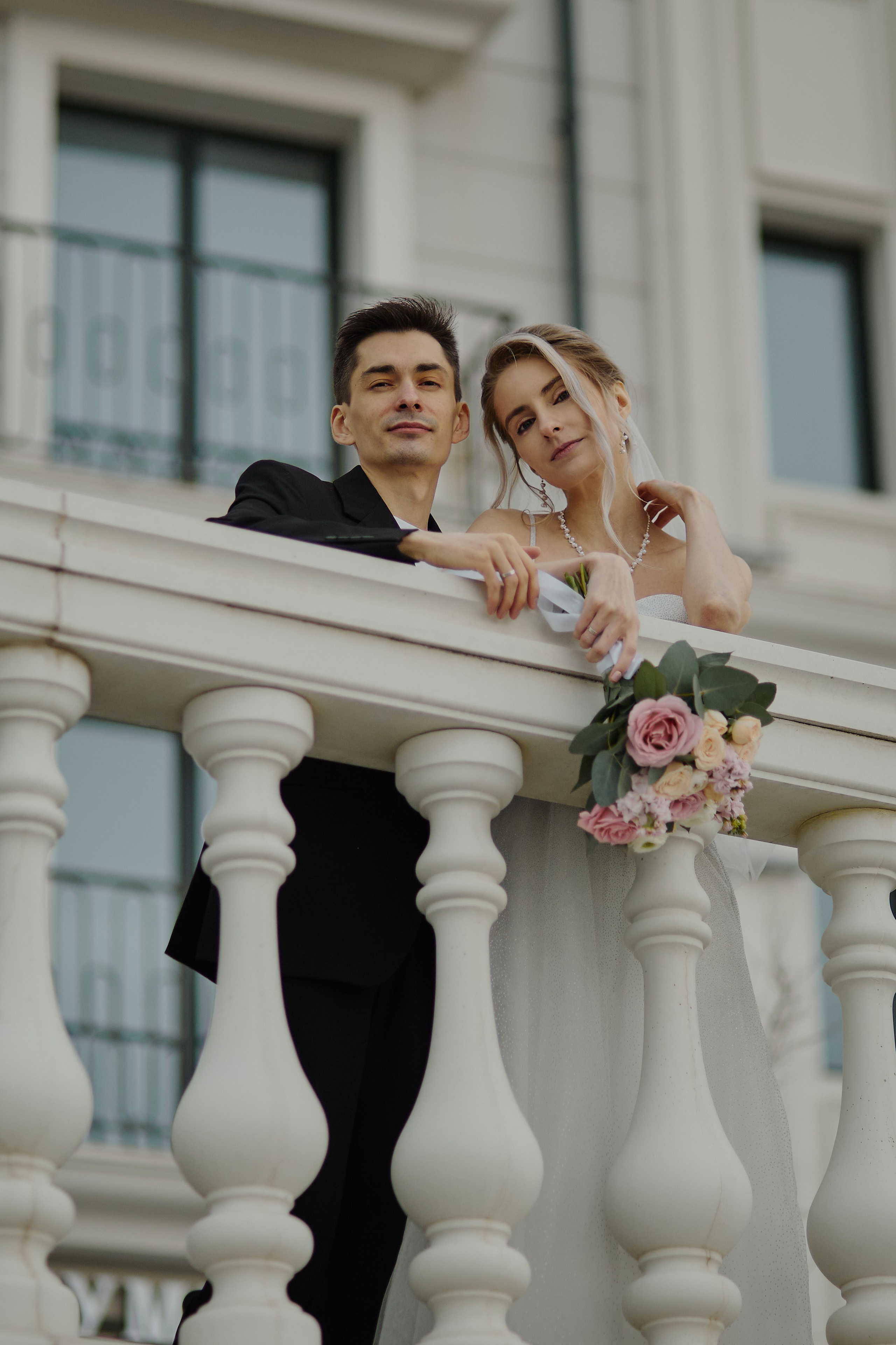 Свадебная фотосессия на белой набережной города Анапа