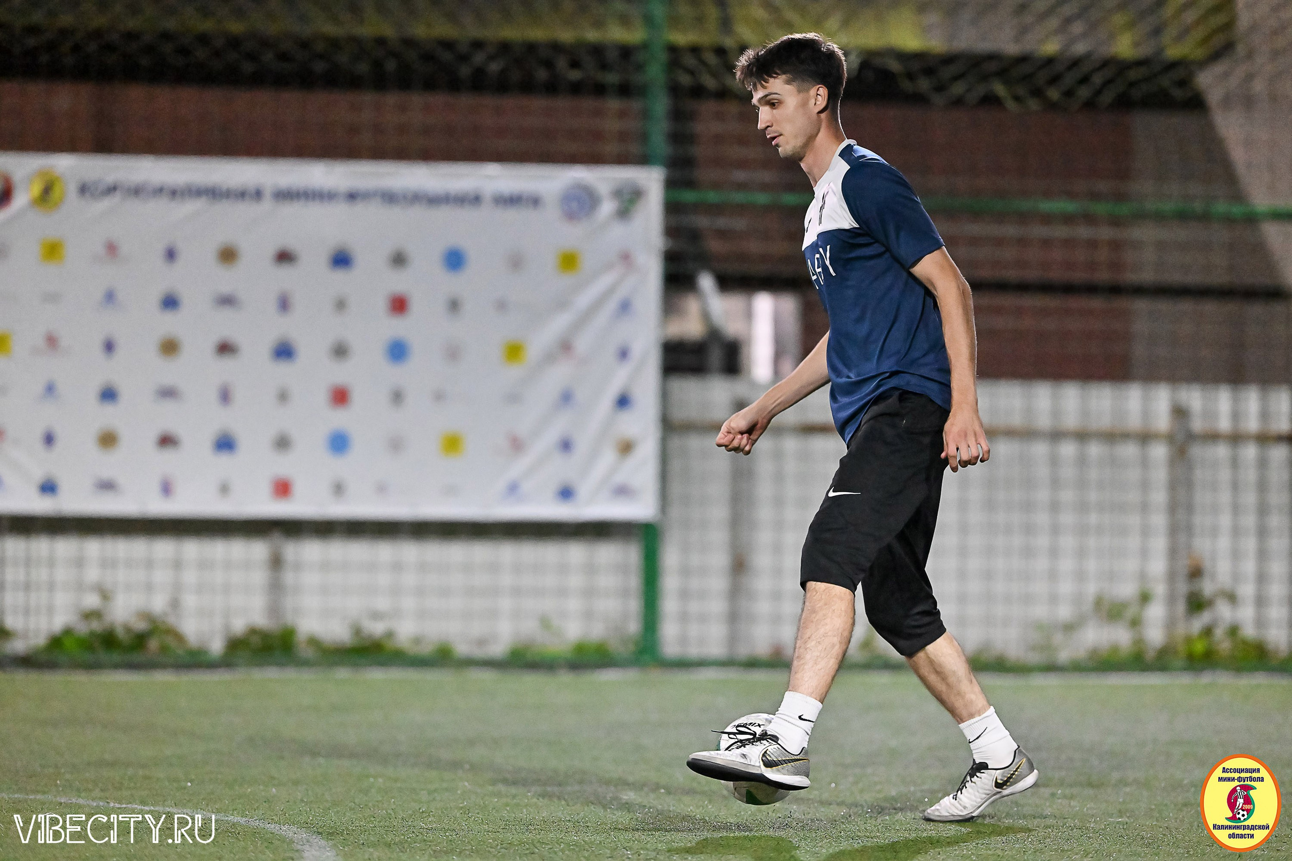 ФИНАЛЬНЫЕ ИГРЫ КУБКА МИНИ-ФУТБОЛЬНОЙ ЛИГИ И КУБКА КОРПОРАТИВНОЙ МФЛ 2025. VIBECITY.RU Вайб Сити Ру Фоторепортажи Фотоотчеты Калининград