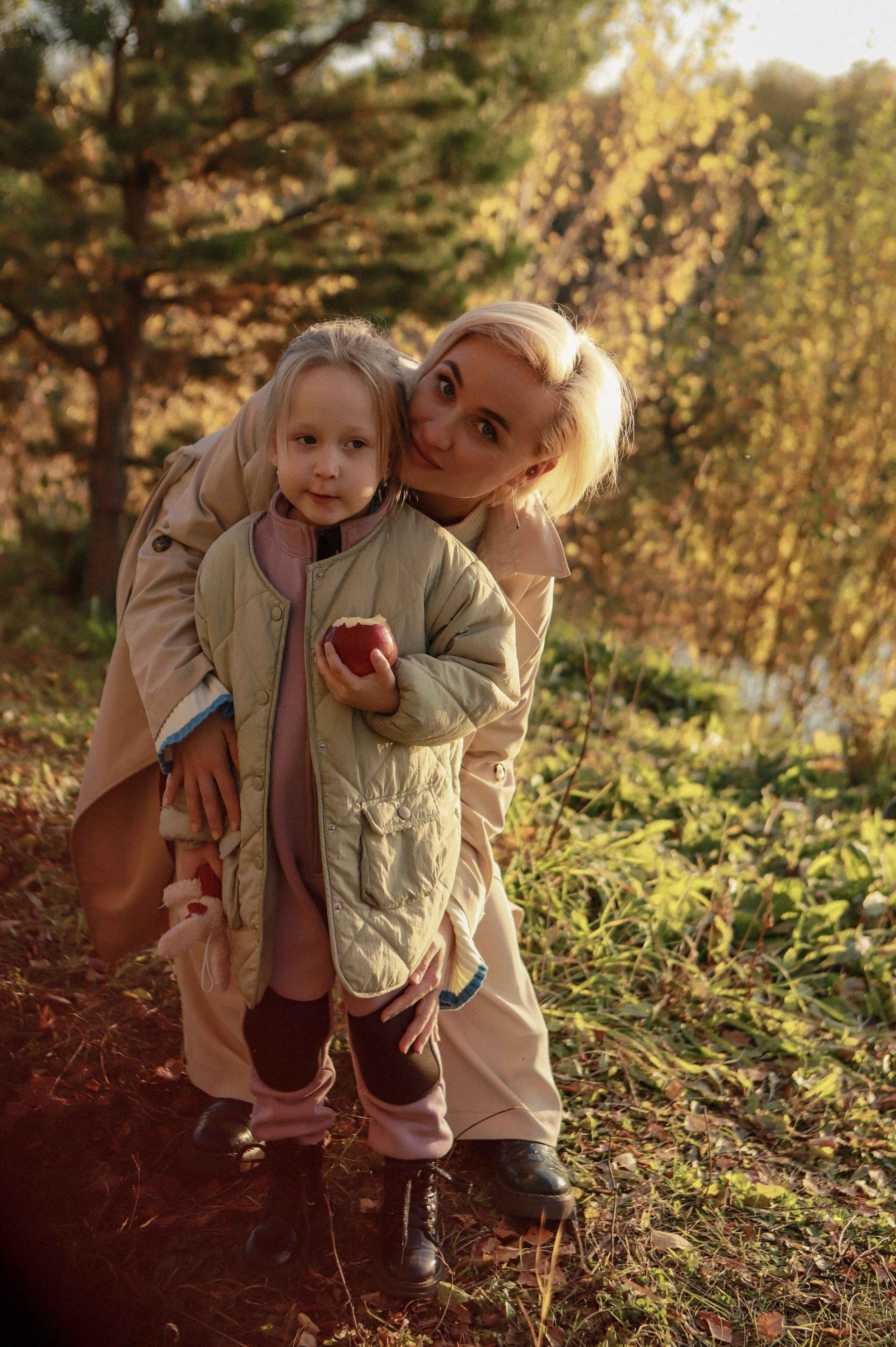 Семейная фотосессия - Осенний закат у озера. Семейный и женский фотограф Кемерово Мария Степ