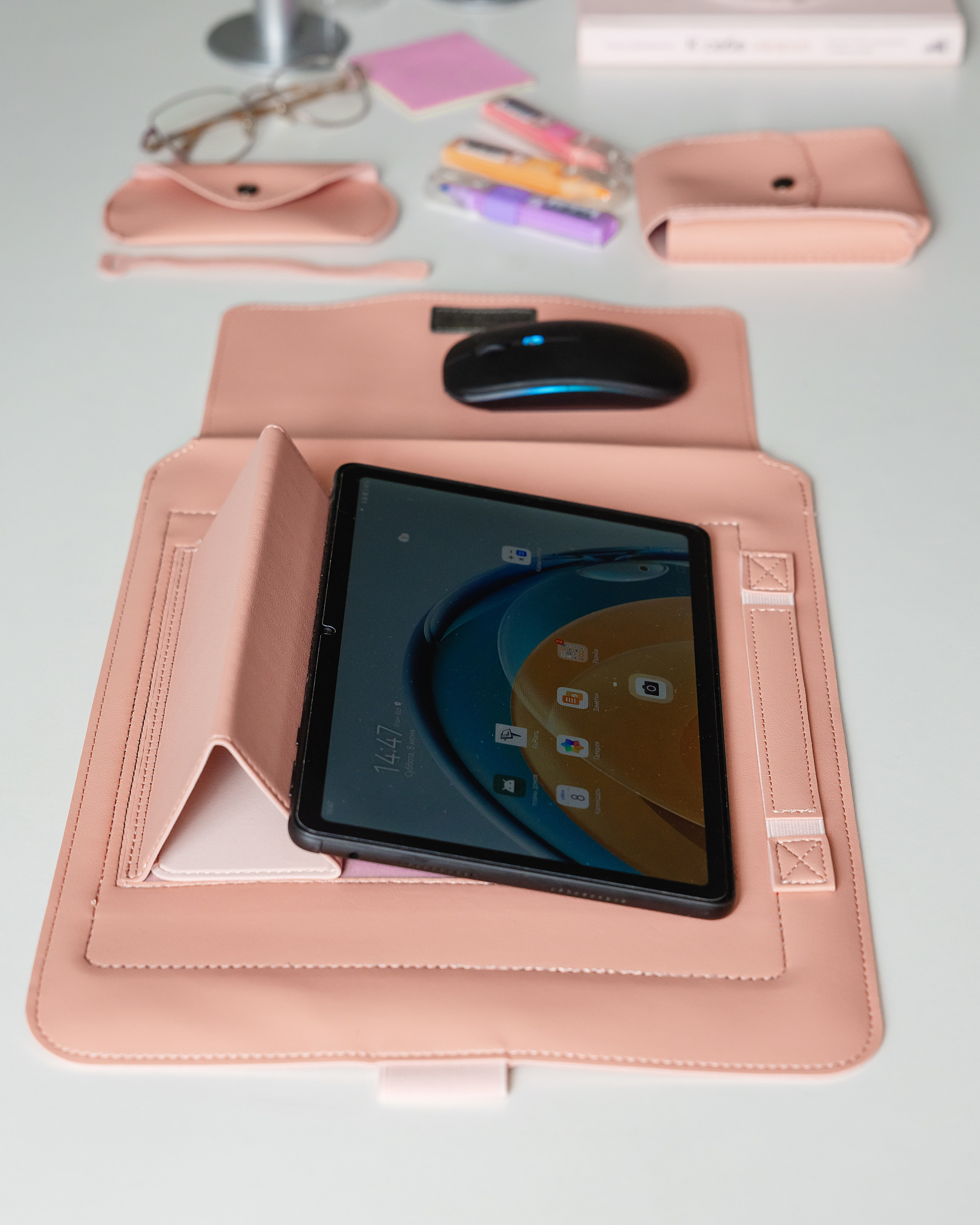 WB: Клавиатуры и чехлы. Фотограф и видеограф в Улан-Удэ: Аюна Габагуева и Артём Шаханов