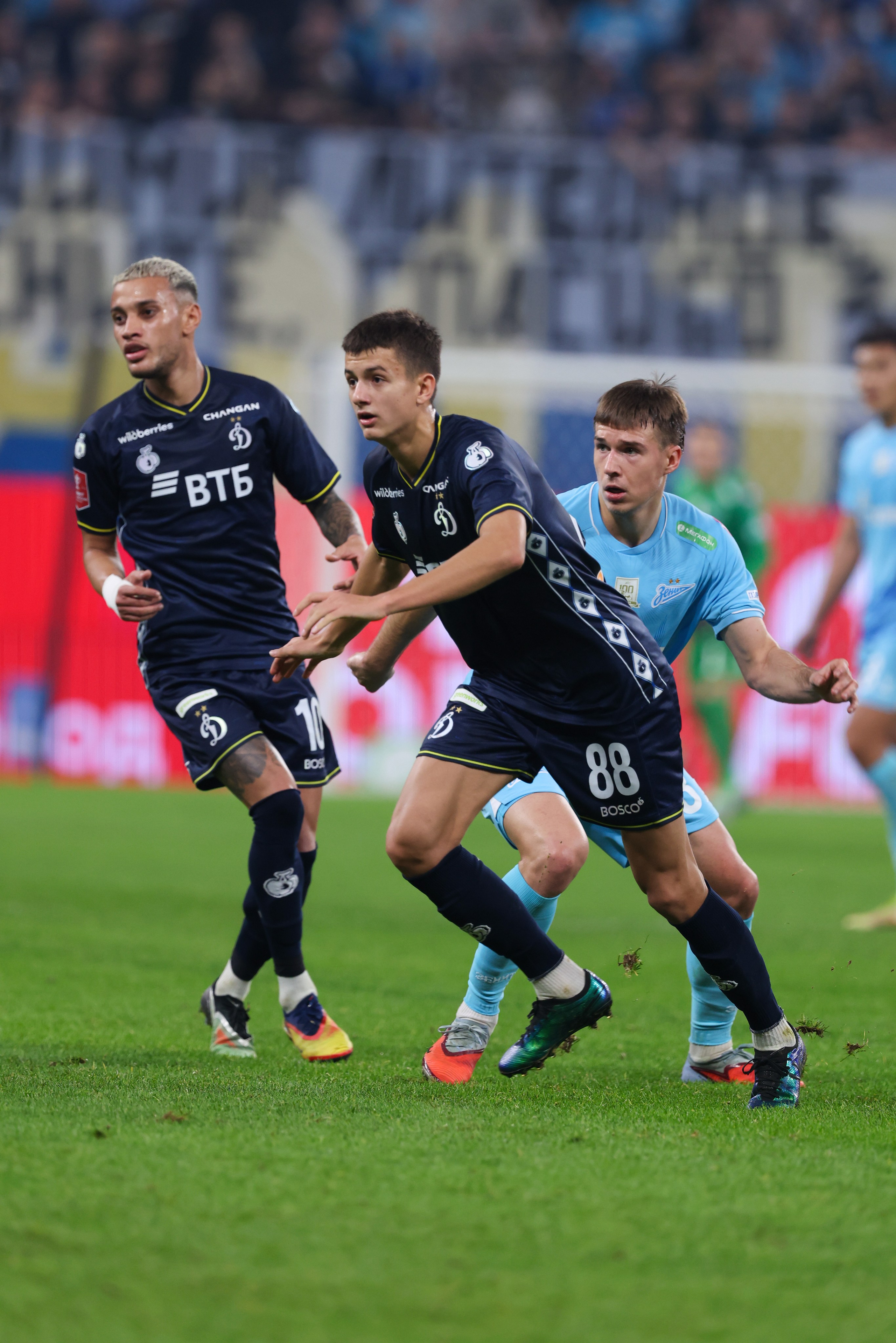 ФК «Зенит — ФК «Динамо» Москва 05.11.2025. Спортивный и репортажный фотограф Антон Тереханов
