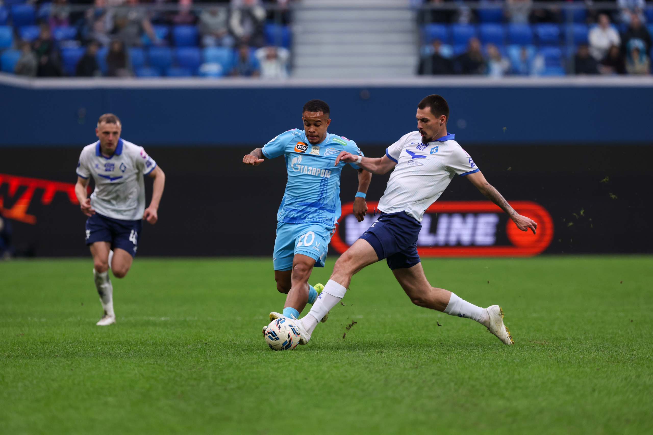 ФК «Зенит» — ФК «Крылья советов». Спортивный и репортажный фотограф Антон Тереханов