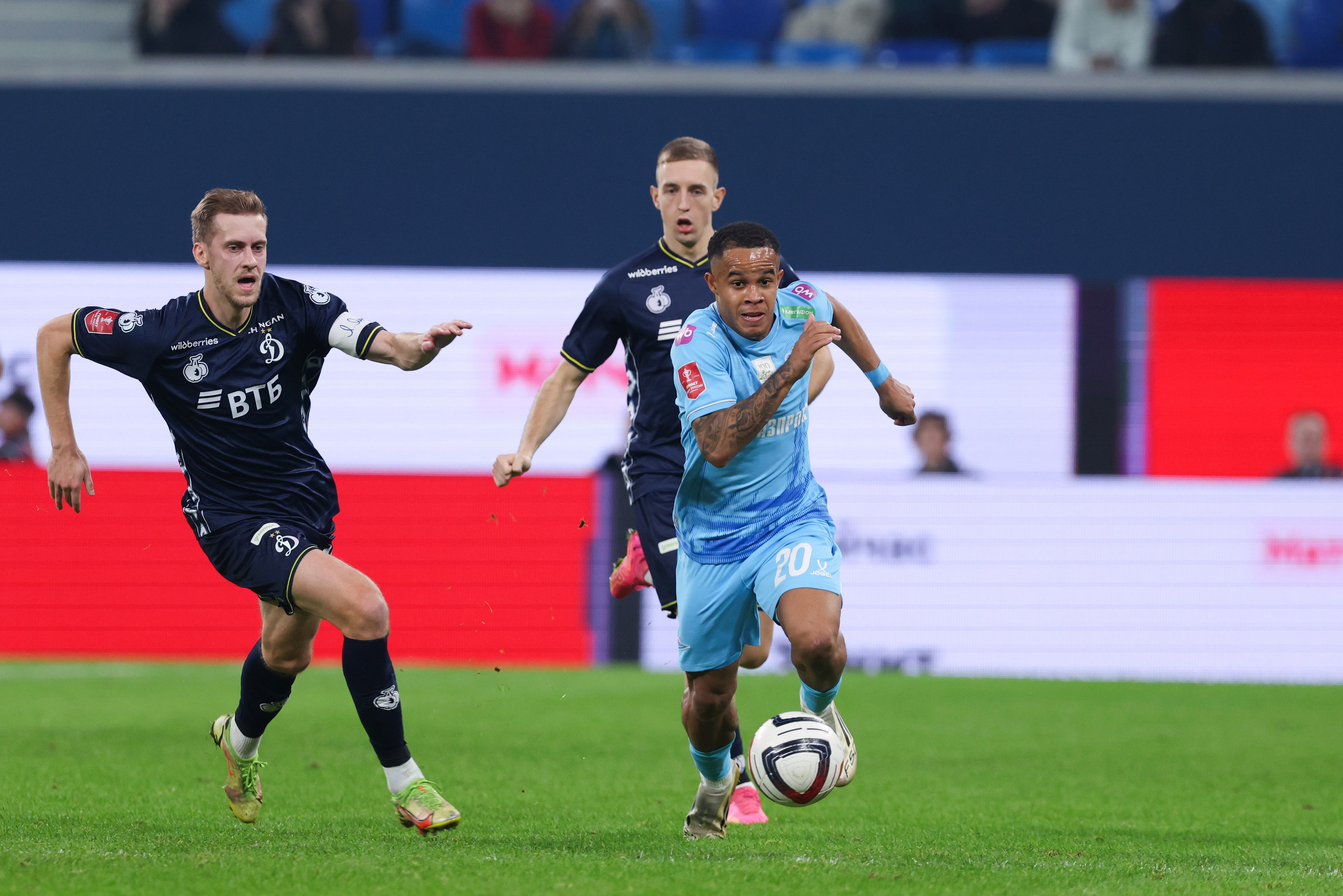 ФК «Зенит — ФК «Динамо» Москва 05.11.2025. Спортивный и репортажный фотограф Антон Тереханов