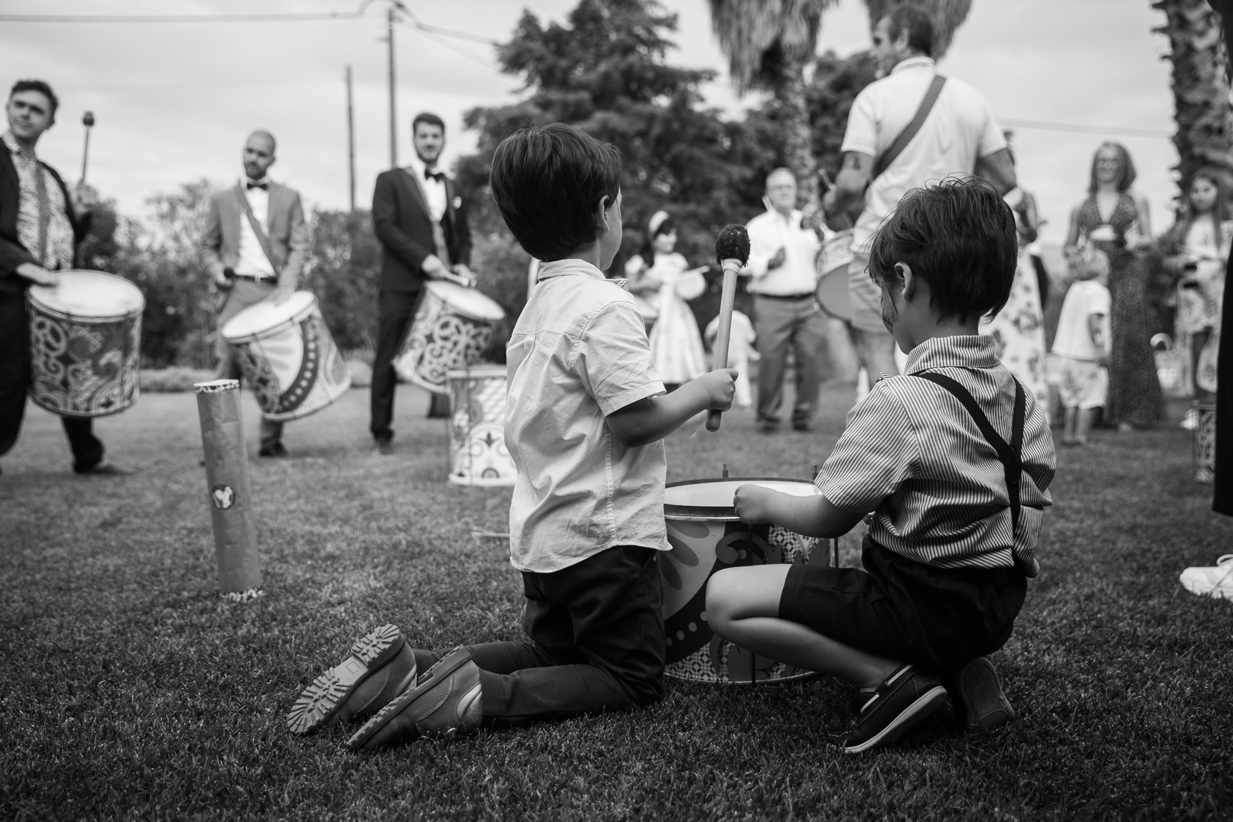 PLANT A TREE. Wedding photographer in Europe