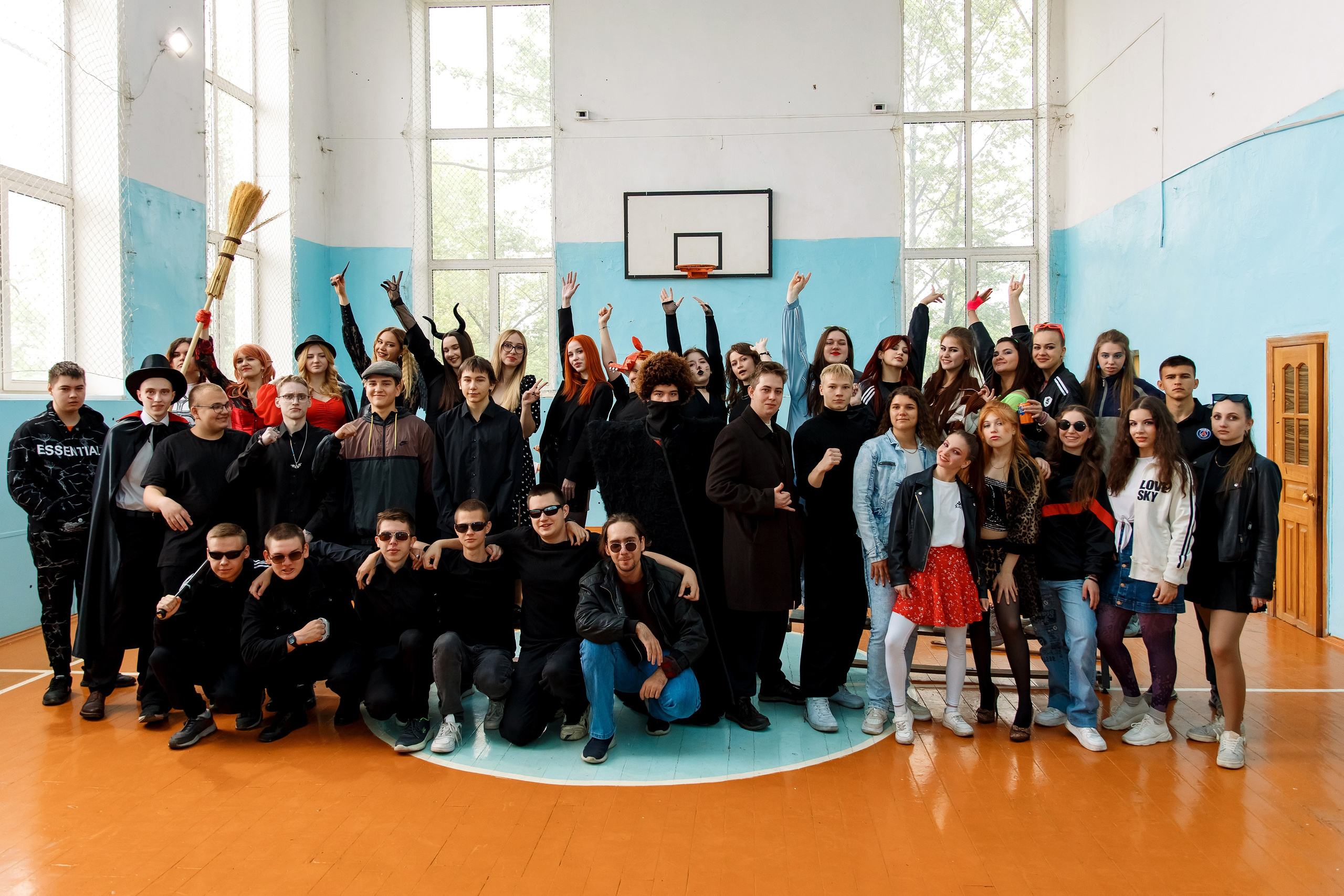 11 класс день не послушания в школе. Фотограф Любовь Корниенко, Примоский край