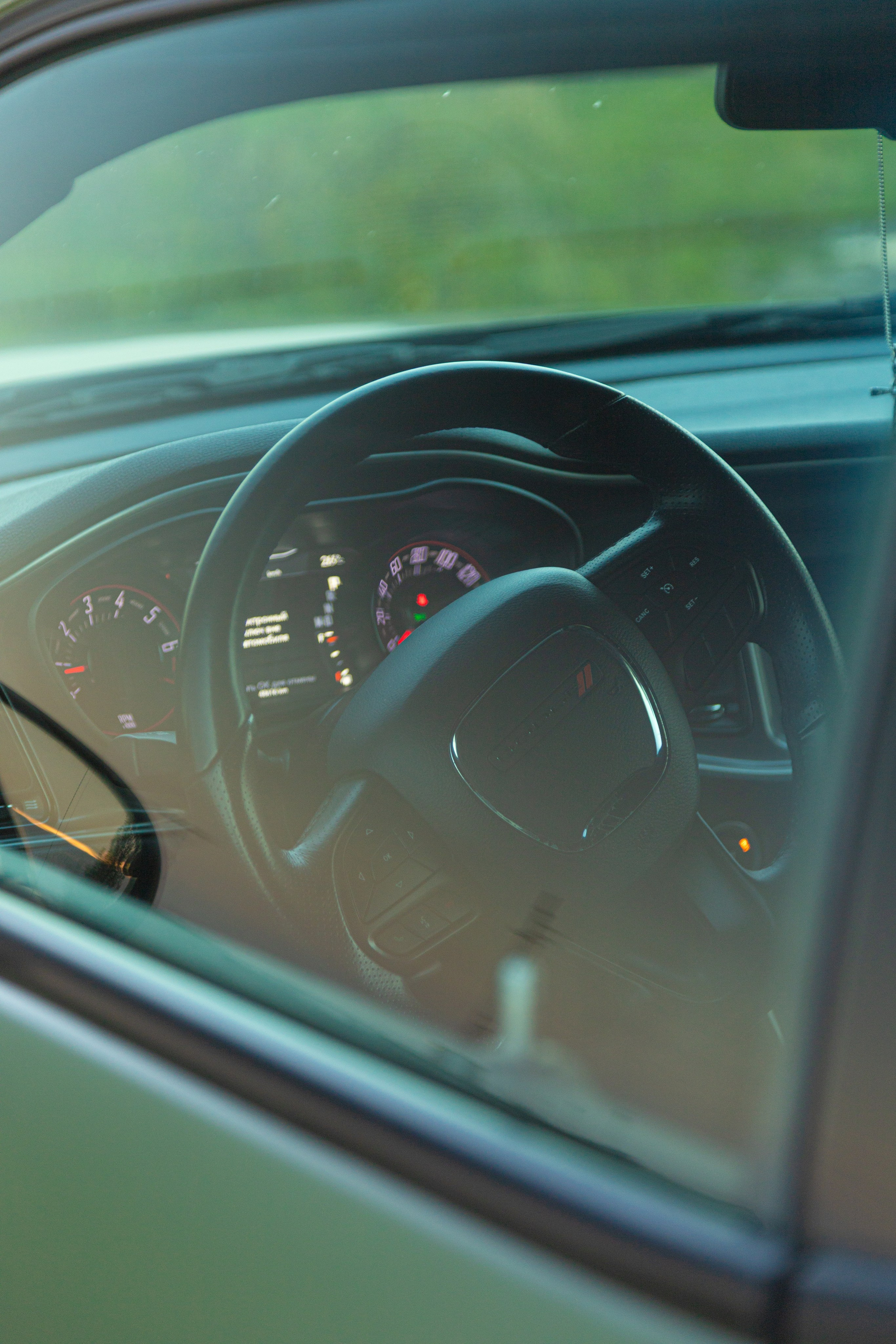 Partner Rent — Dodge Challenger. — Digital Noise —