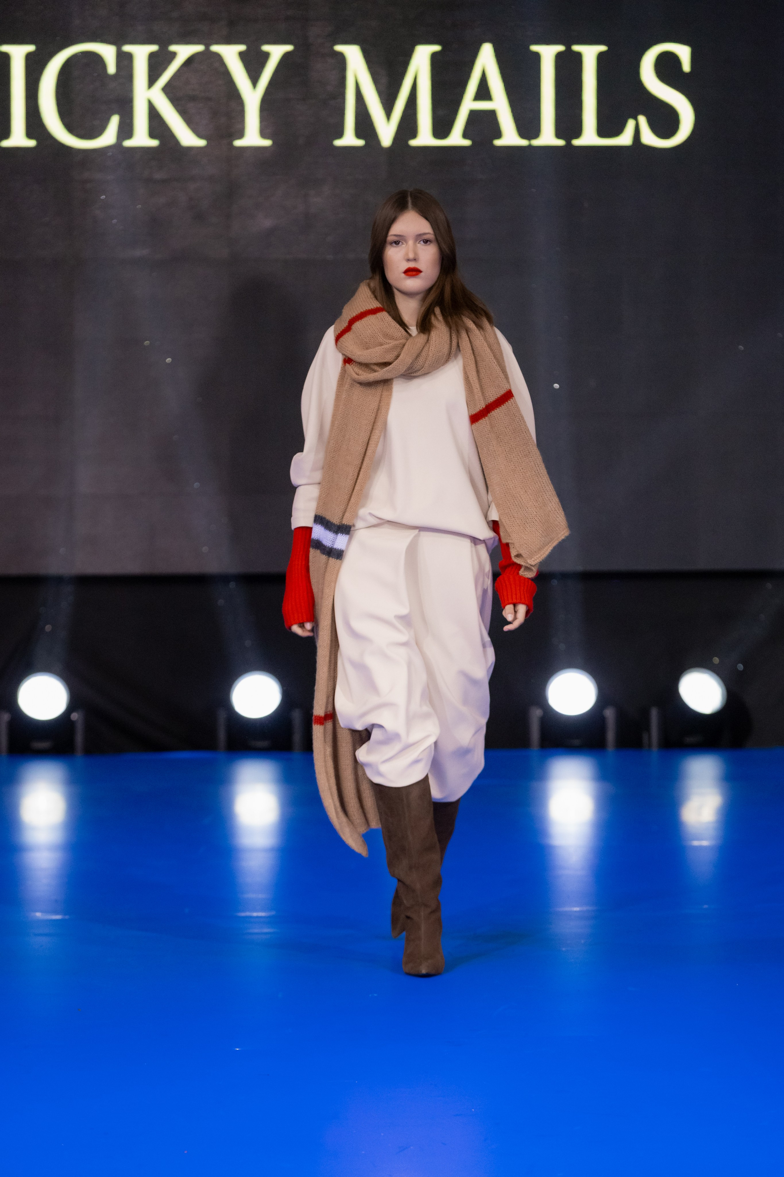 Подиум Volga Fashion Show 2025 в Ростове-на-Дону. Фотограф в Ростов-на-Дону Виктория Савчук