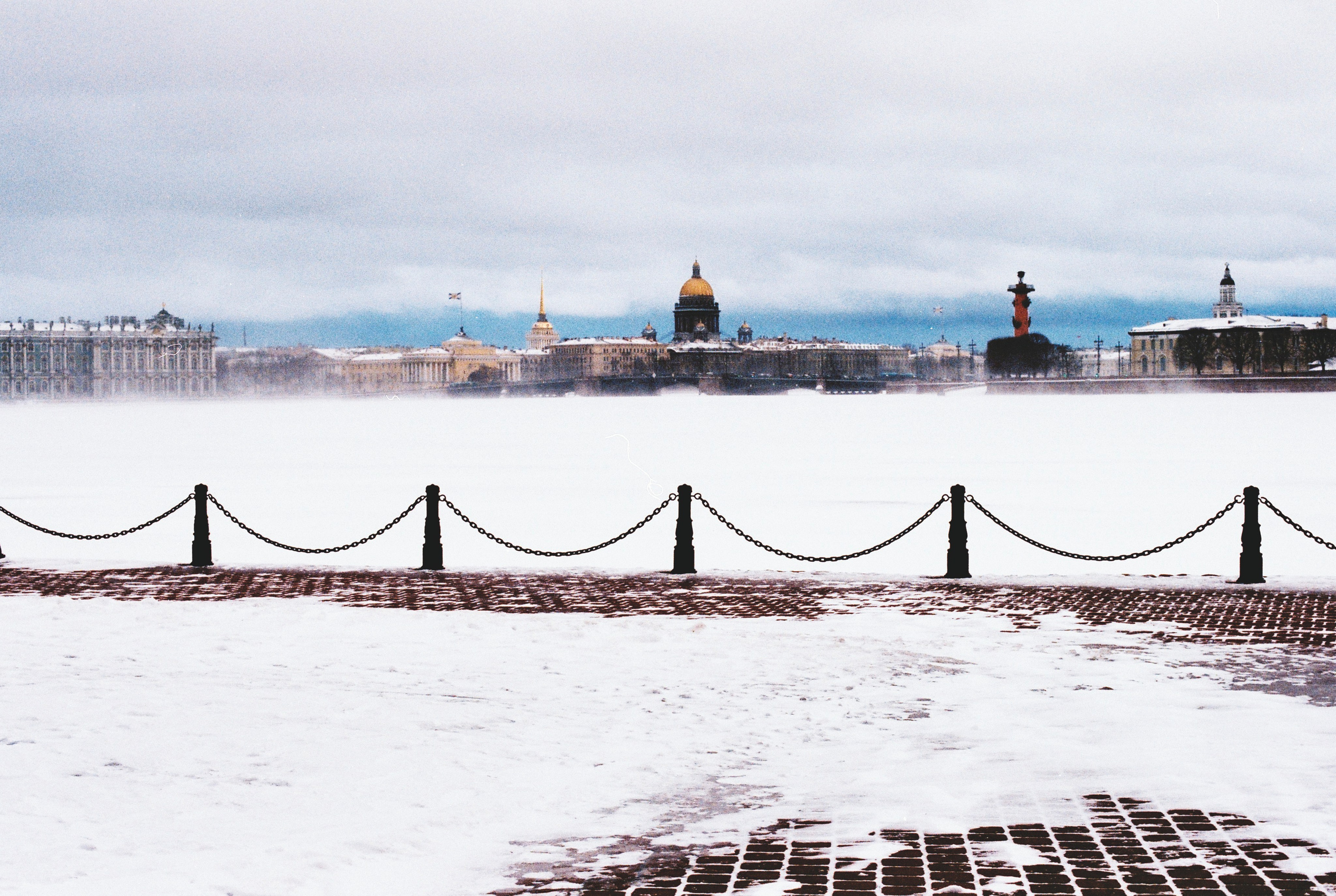 Фотографии цветные. Свадебный и семейный пленочный фотограф в Петербурге Истомина Ирина