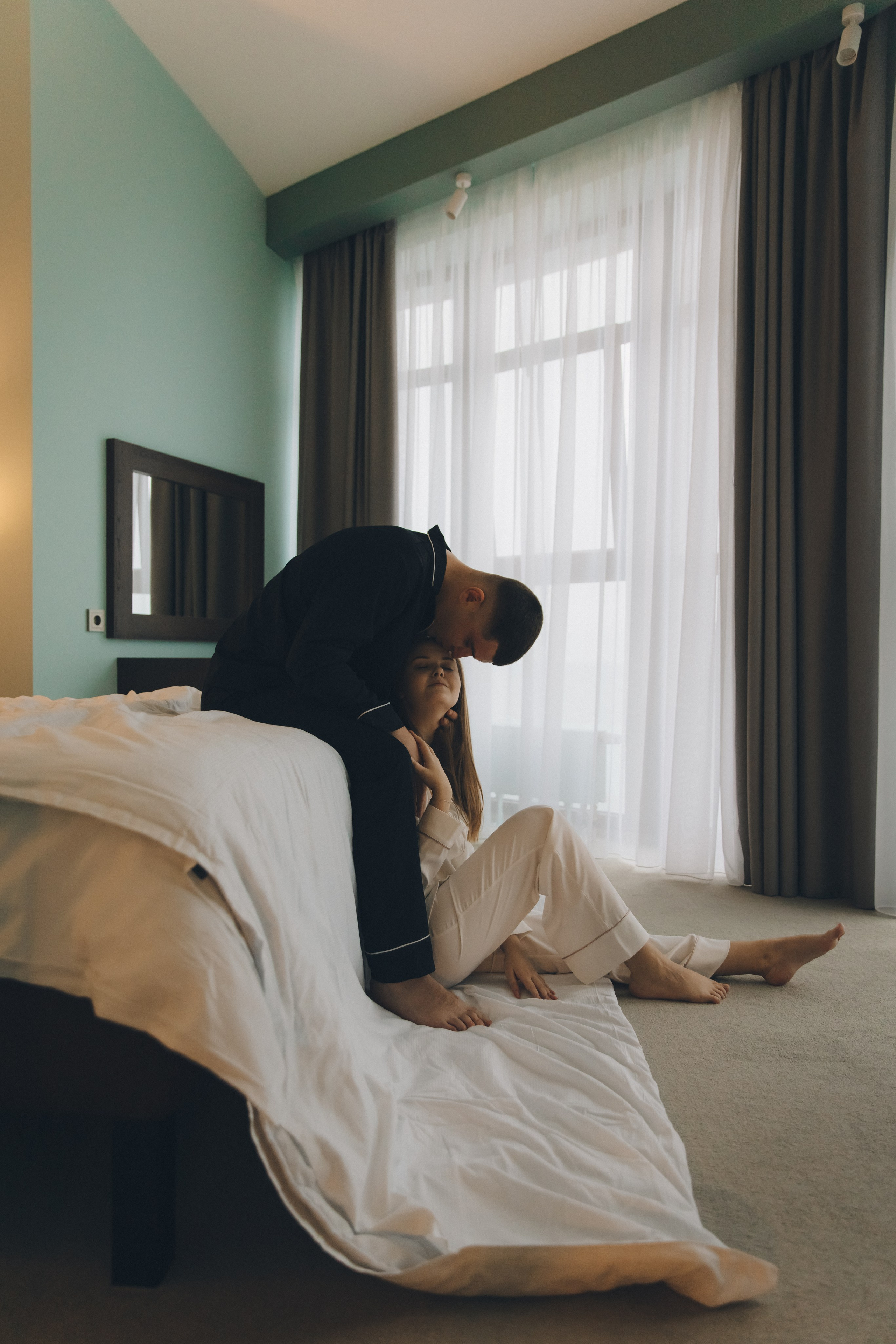 Lovestory в отеле «Кандинский». Фотограф Зеленоградск Красильникова Елена