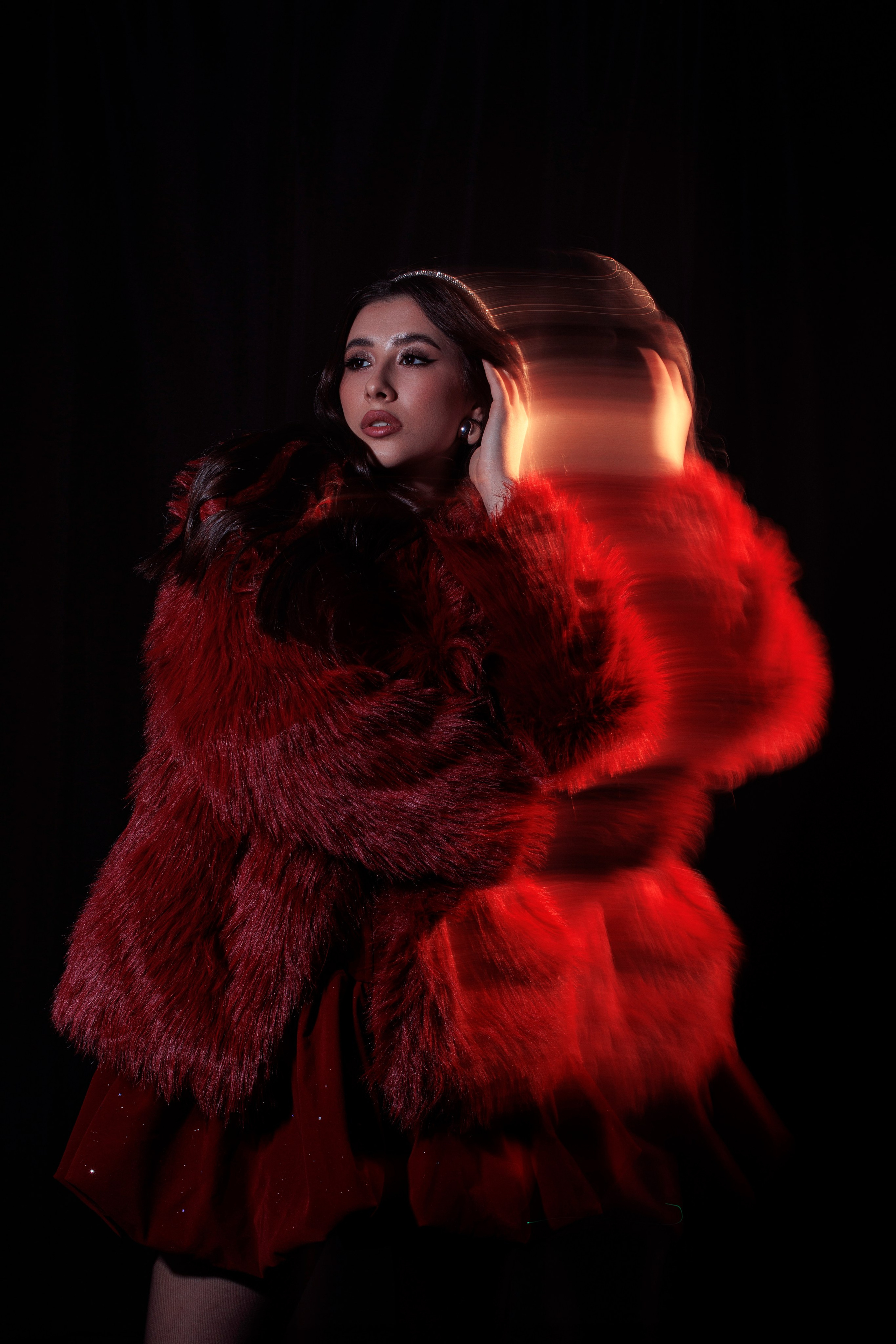 Фотосессия в студии. Я — фотограф, который помогает запечатлеть самые важные моменты вашей жизни!