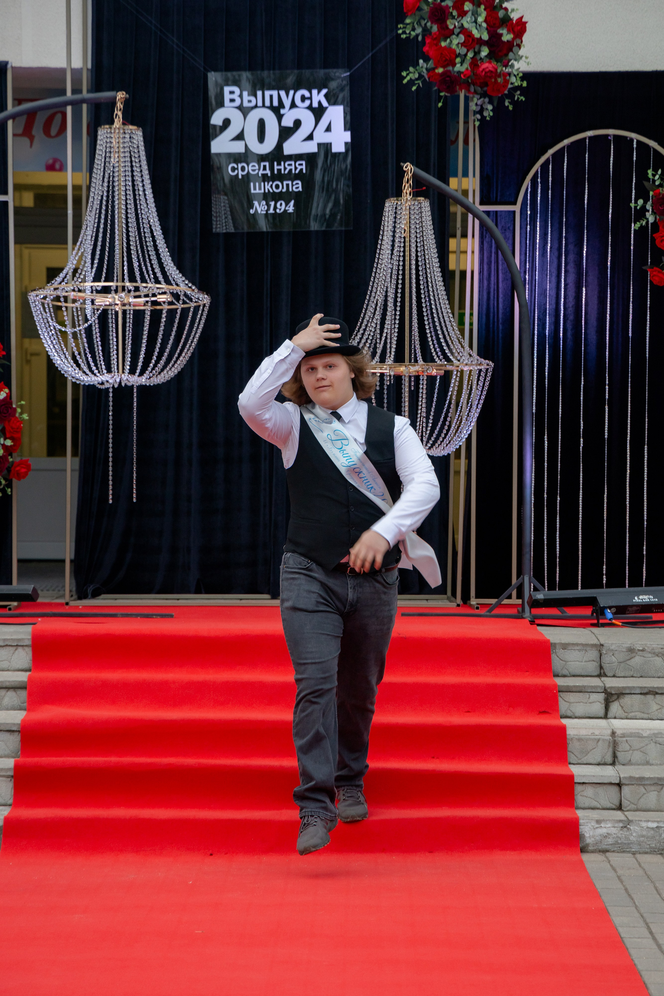 Школьный выпускной 2024 год в Соколе (Минск). Свадебный фотограф в Минске/Беларуси Сергей Спиридонов